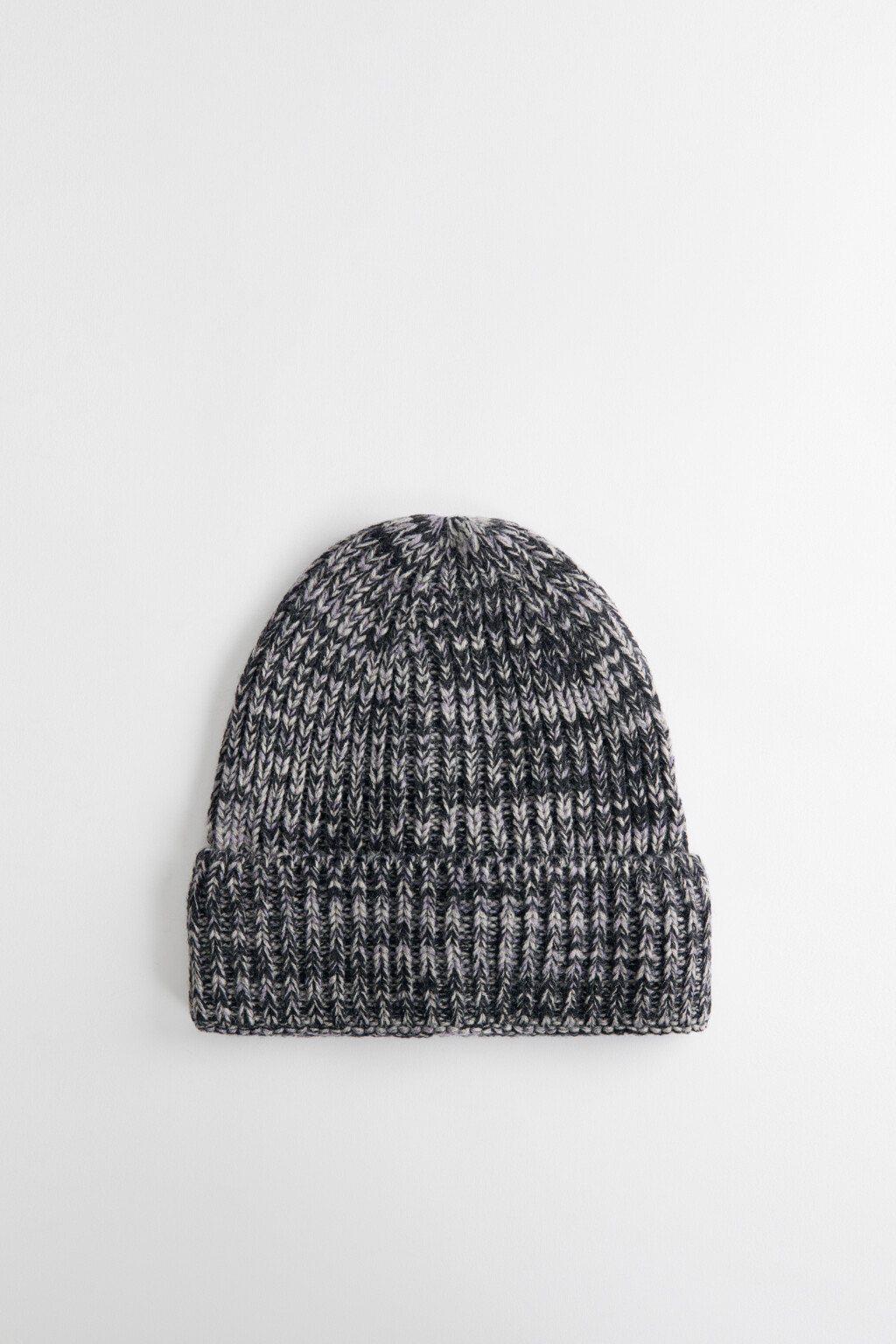 Шапка-бини вязаная с отворотом - цвет черный - 1