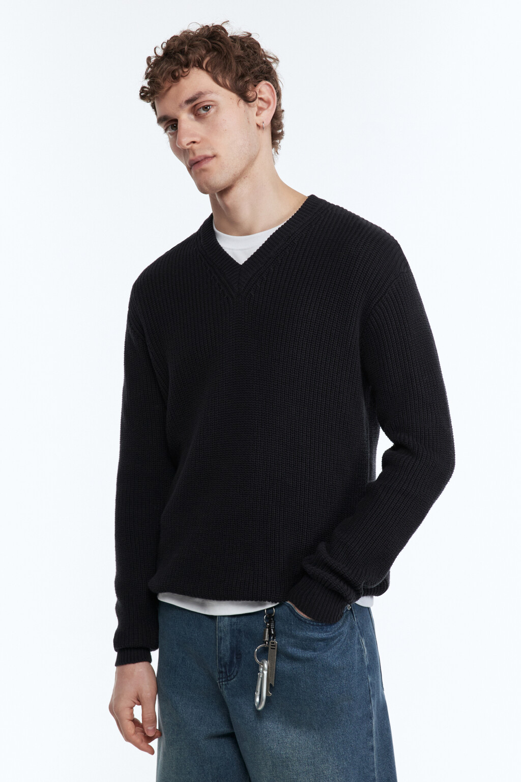 Свитер вязаный хлопковый с V-образным вырезом - цвет черный - 4