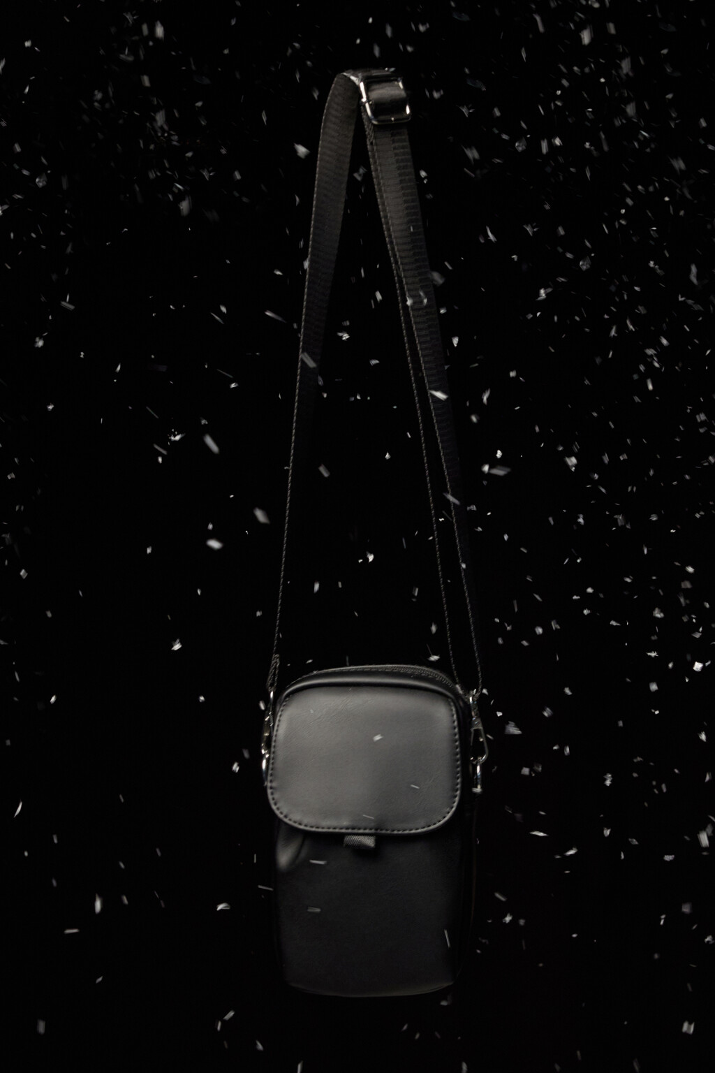 Сумка-чехол через плечо из искусственной кожи - цвет черный - 6