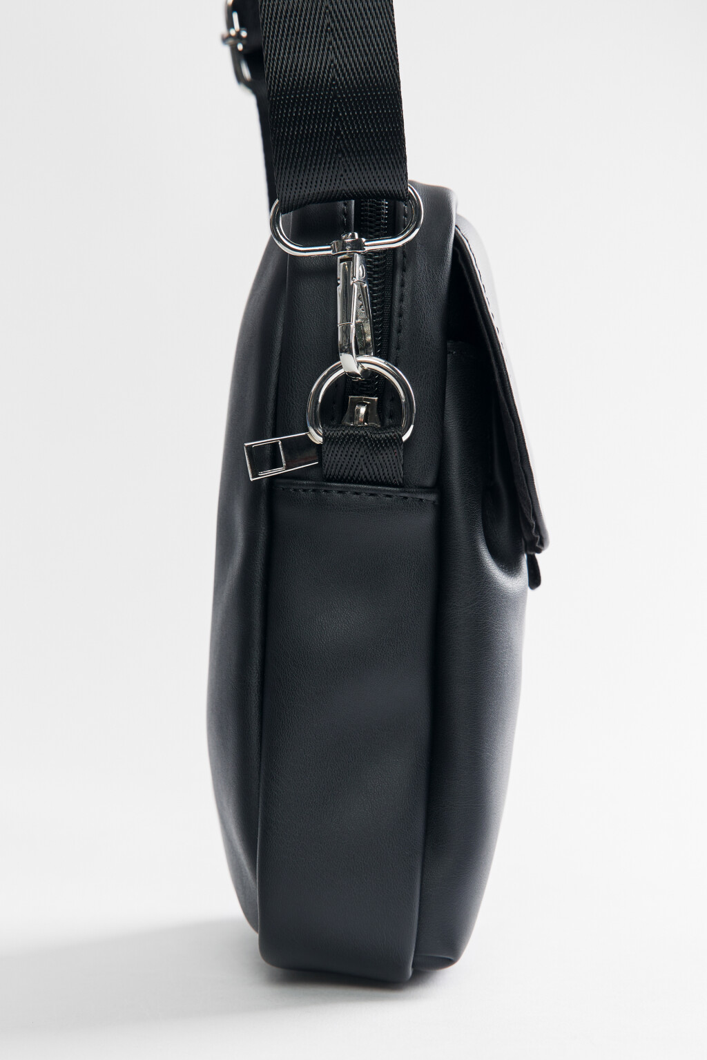 Сумка-чехол через плечо из искусственной кожи - цвет черный - 3