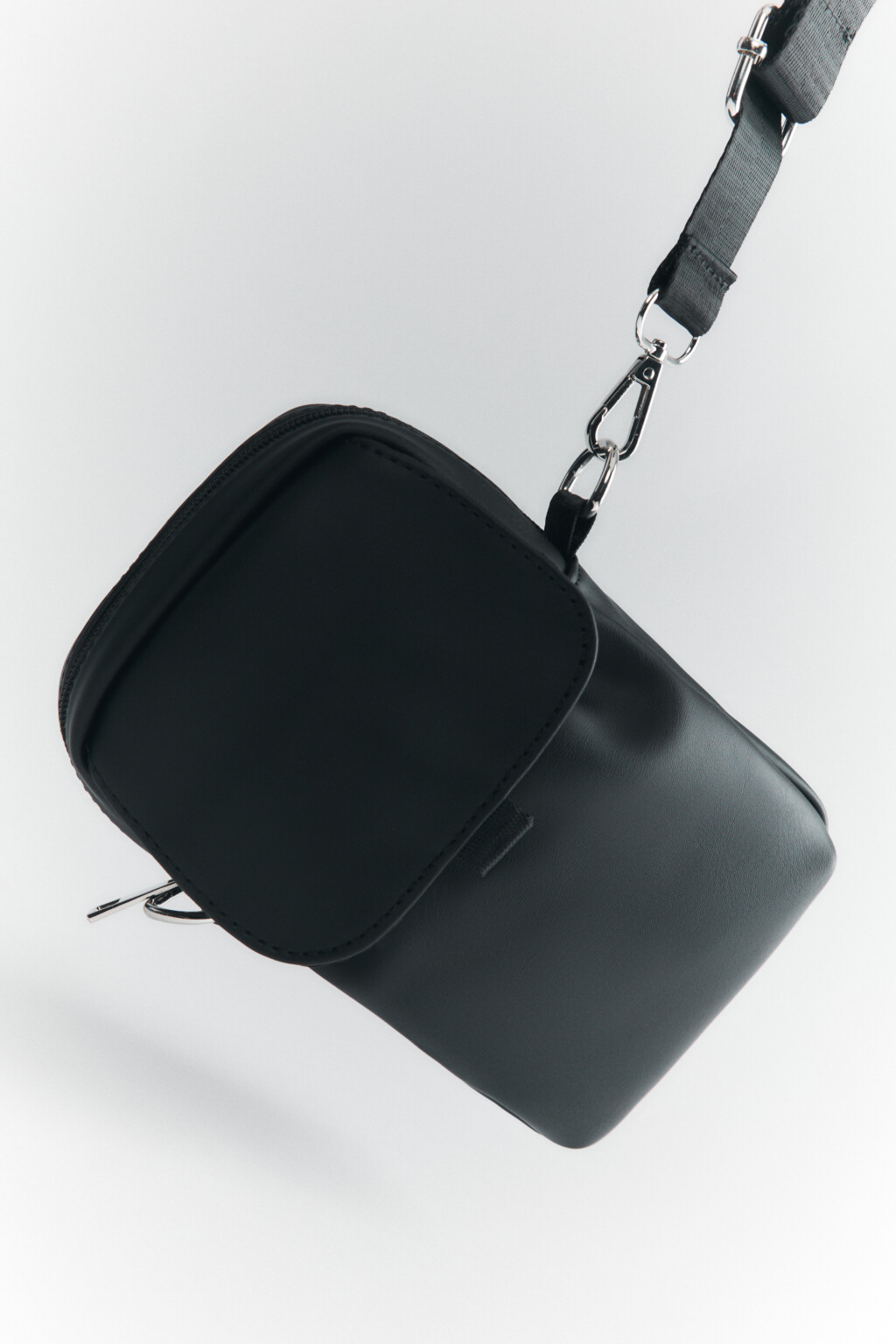 Сумка-чехол через плечо из искусственной кожи - цвет черный - 5