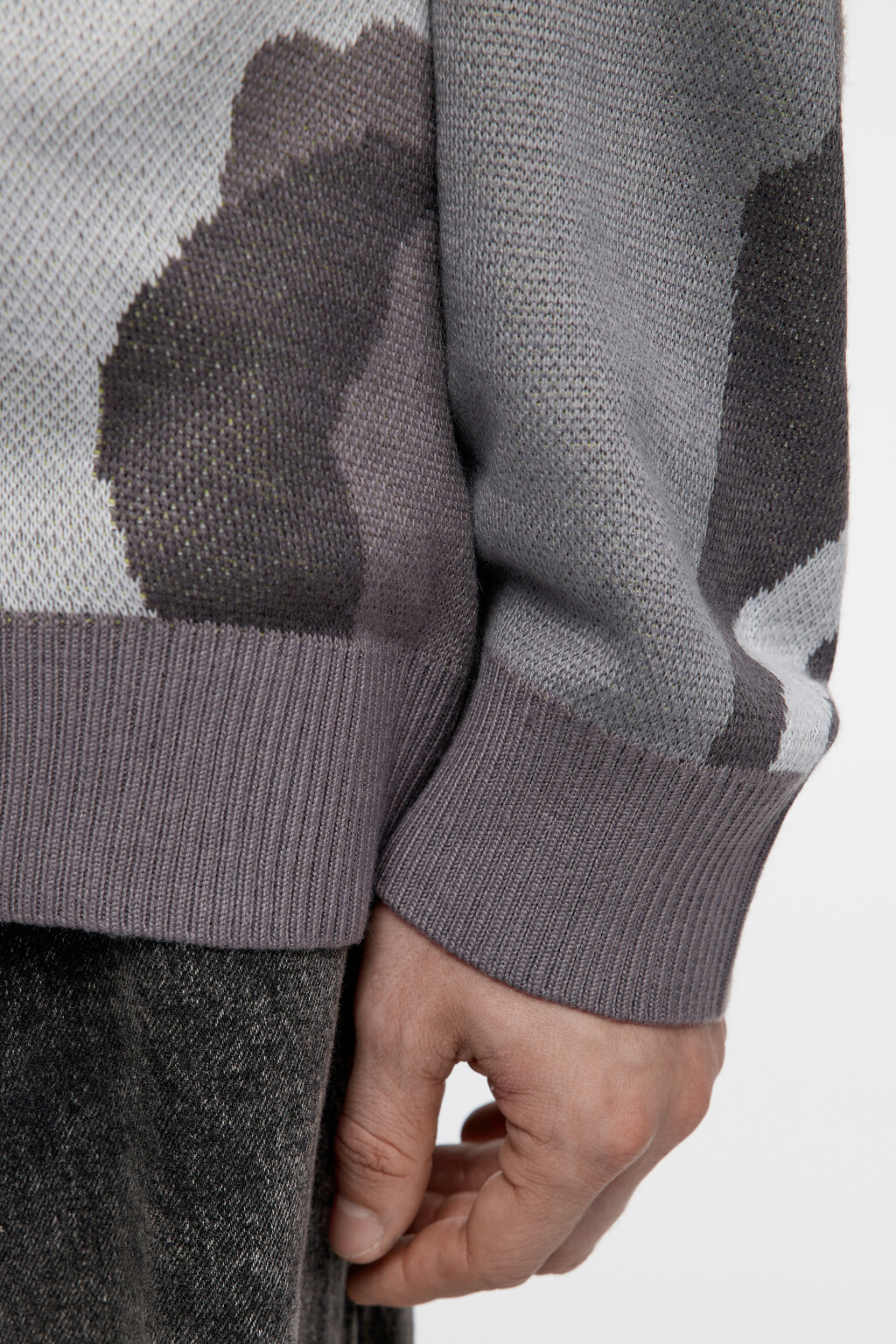 Свитер вязаный свободный с принтом-абстракцией - цвет зеленый - 7