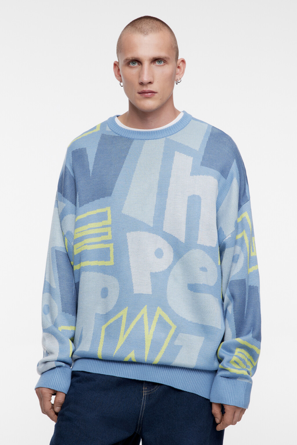 Свитер вязаный свободный с принтом-абстракцией - цвет голубой - 2