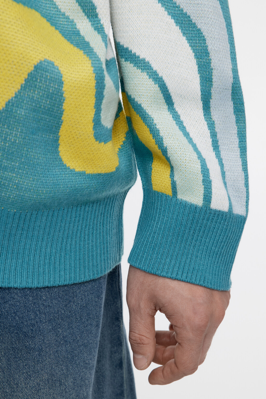 Свитер вязаный свободный с принтом-абстракцией - цвет голубой - 7