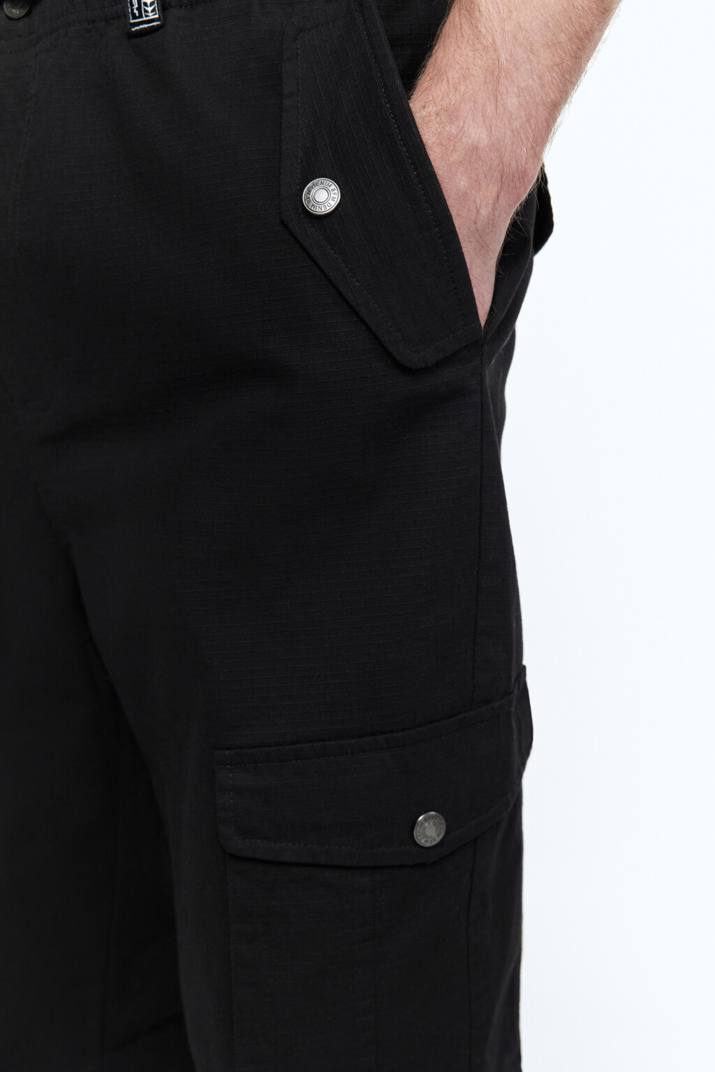 Брюки прямые хлопковые с карманами карго - цвет черный - 7