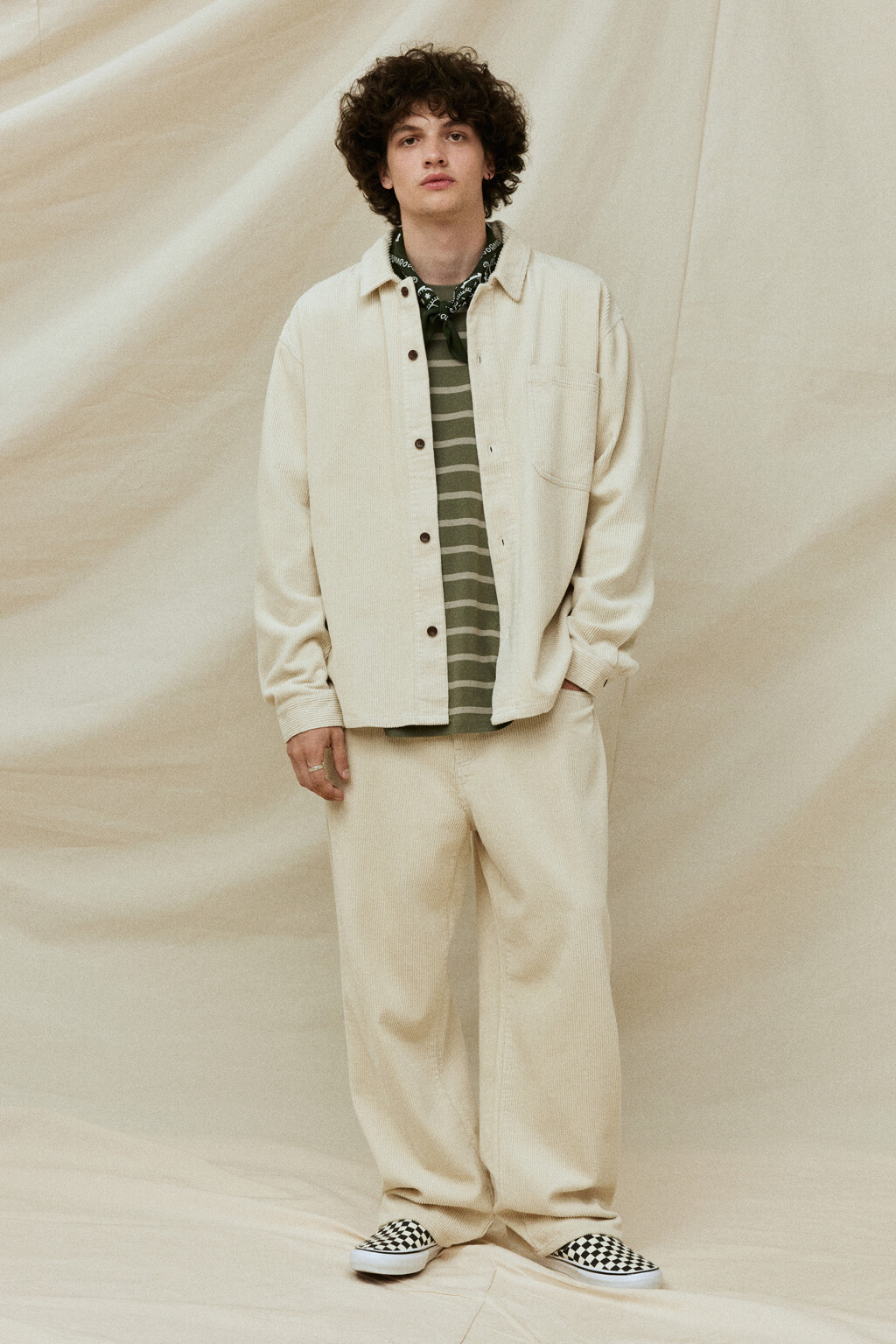 Рубашка свободная вельветовая классического кроя - цвет бежевый - 8