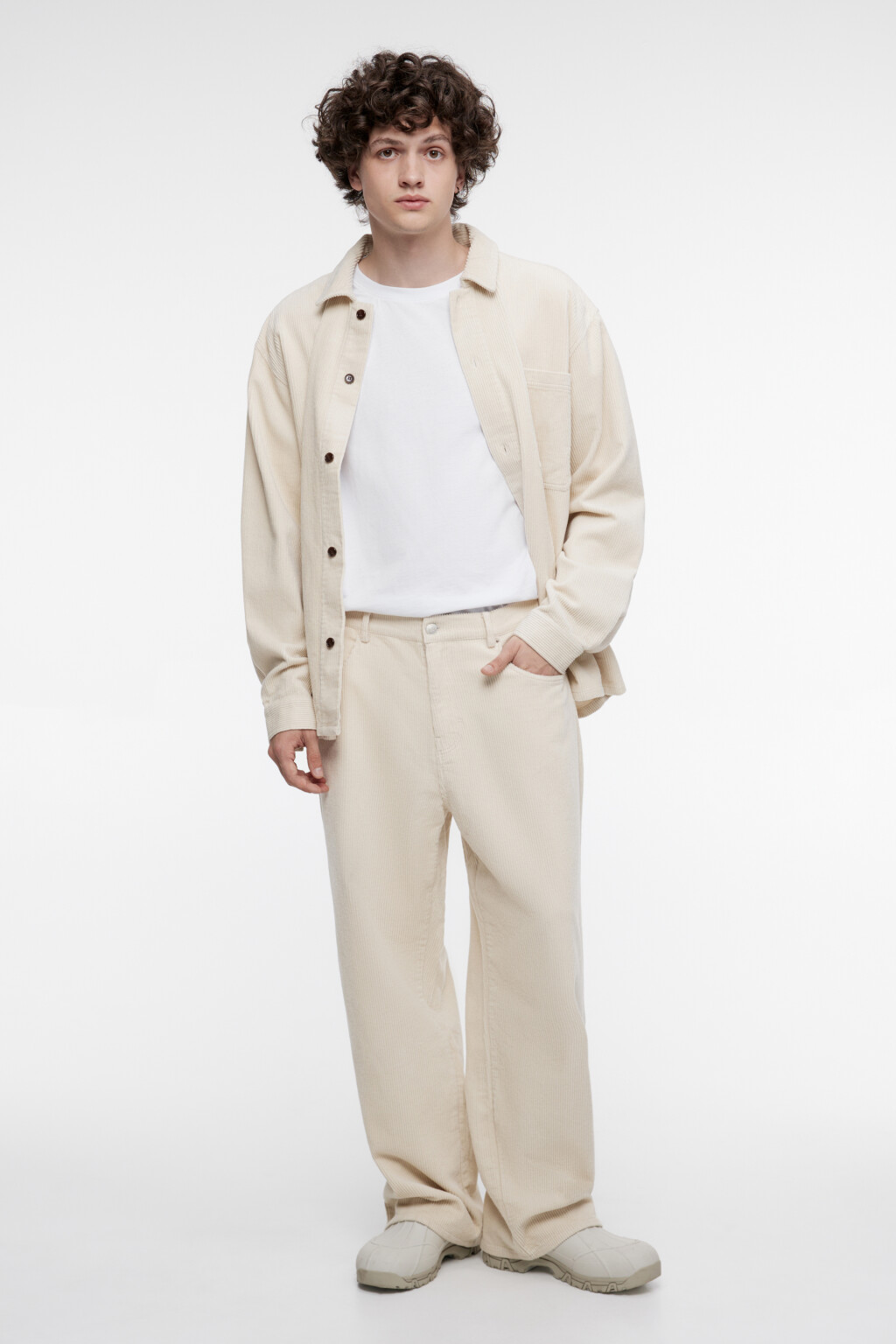 Рубашка свободная вельветовая классического кроя - цвет бежевый - 5