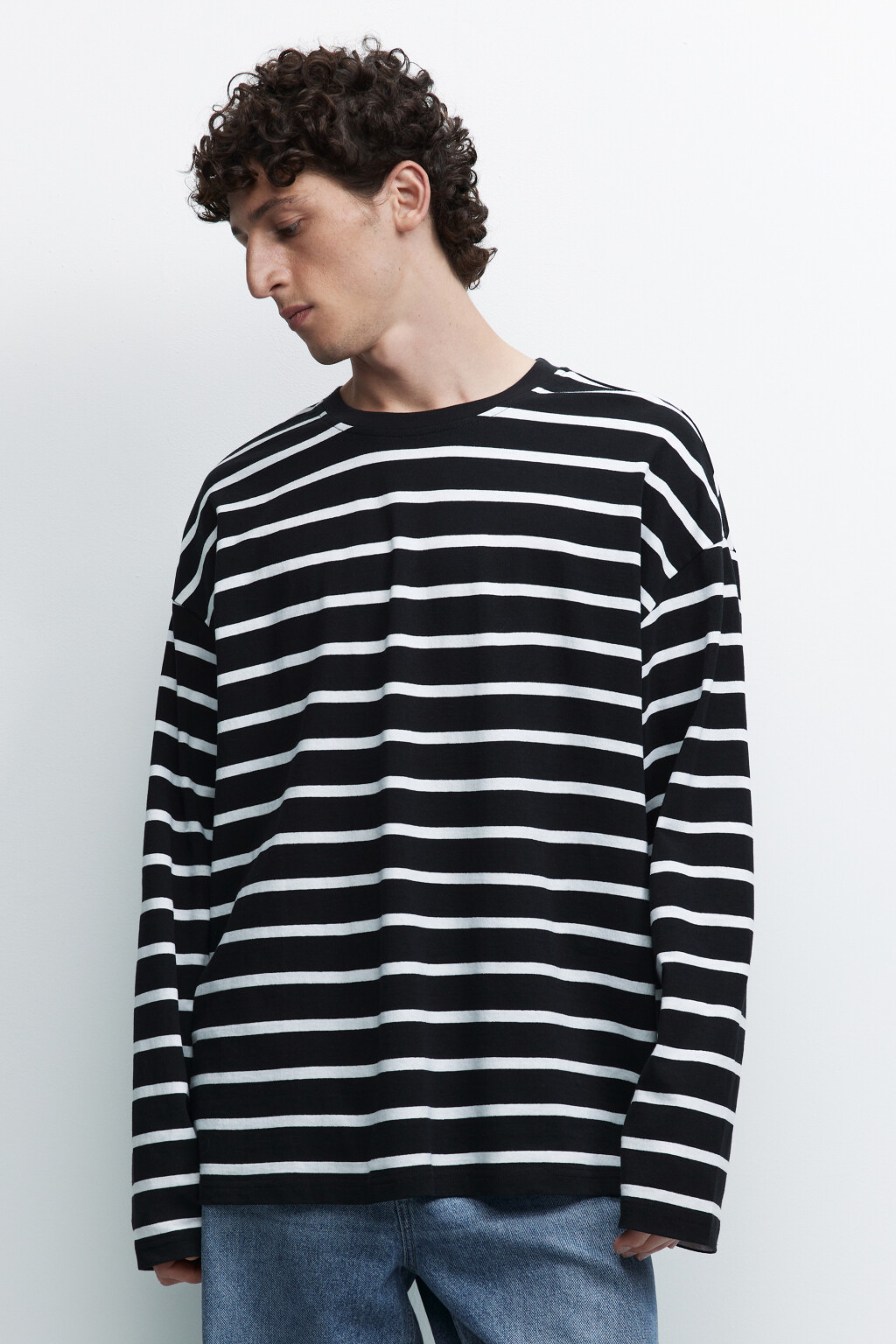 Лонгслив oversize хлопковый с принтом в полоску - цвет белый - 2