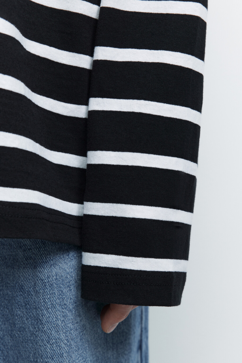 Лонгслив oversize хлопковый с принтом в полоску - цвет белый - 6