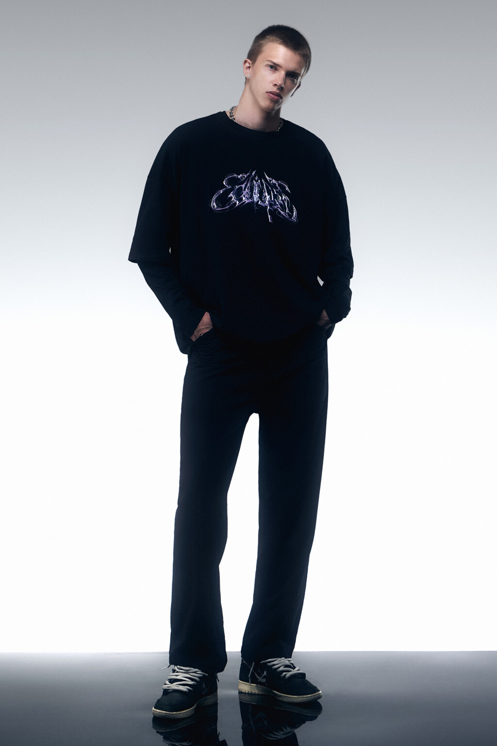 Футболка oversize с принтом в стиле метаверс - цвет черный - 8