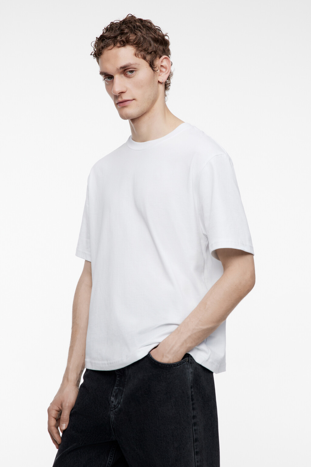 Футболка прямая хлопковая в базовых цветах - цвет белый - 2