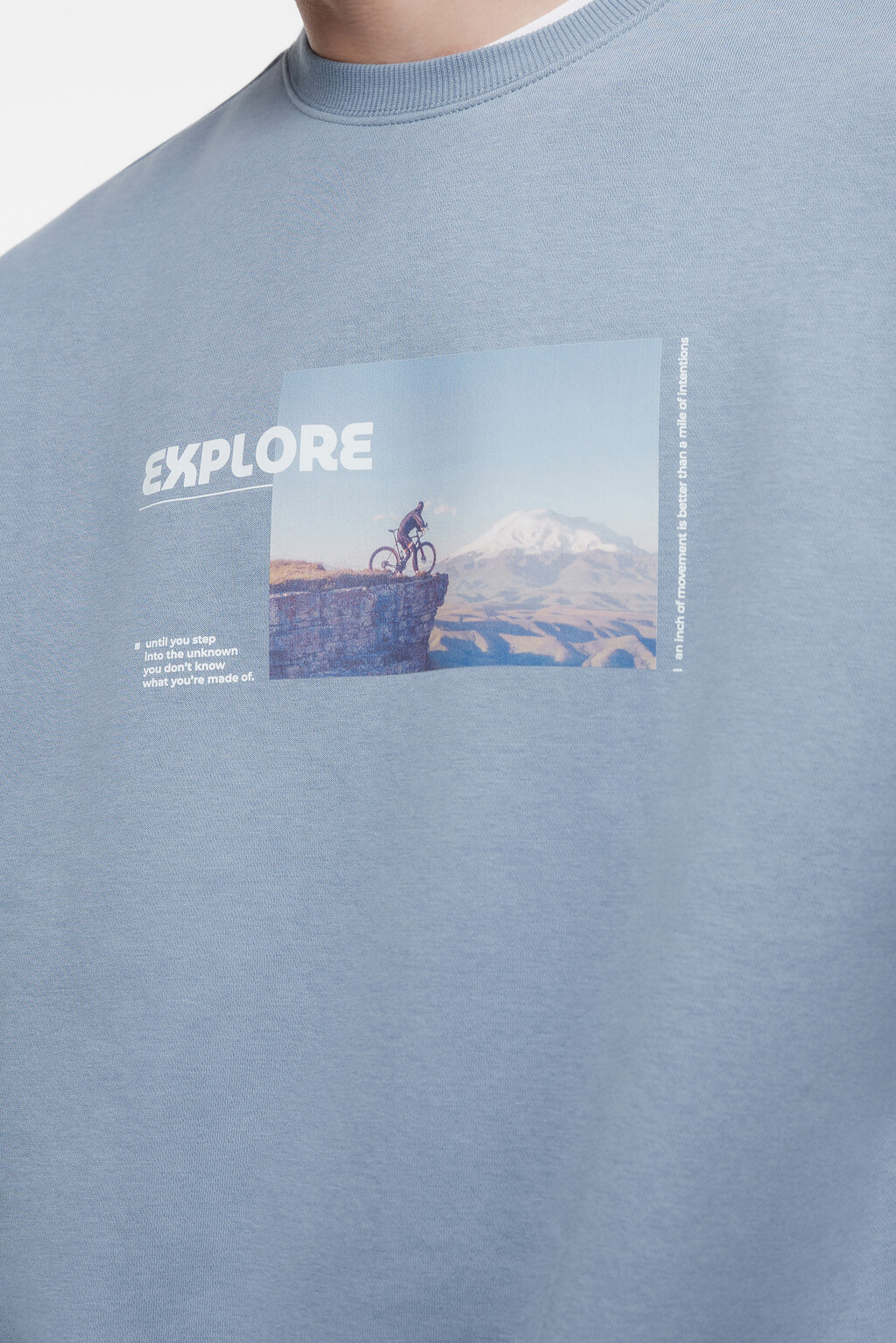 Свитшот oversize утепленный с принтом и надписями - цвет голубой - 7