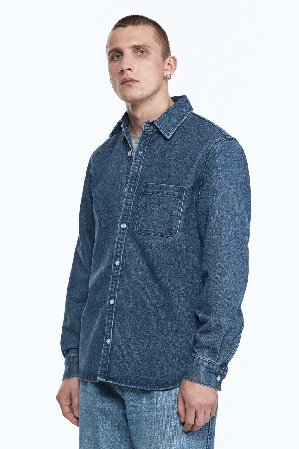 Рубашка джинсовая свободная с нагрудным карманом - цвет голубой - 5