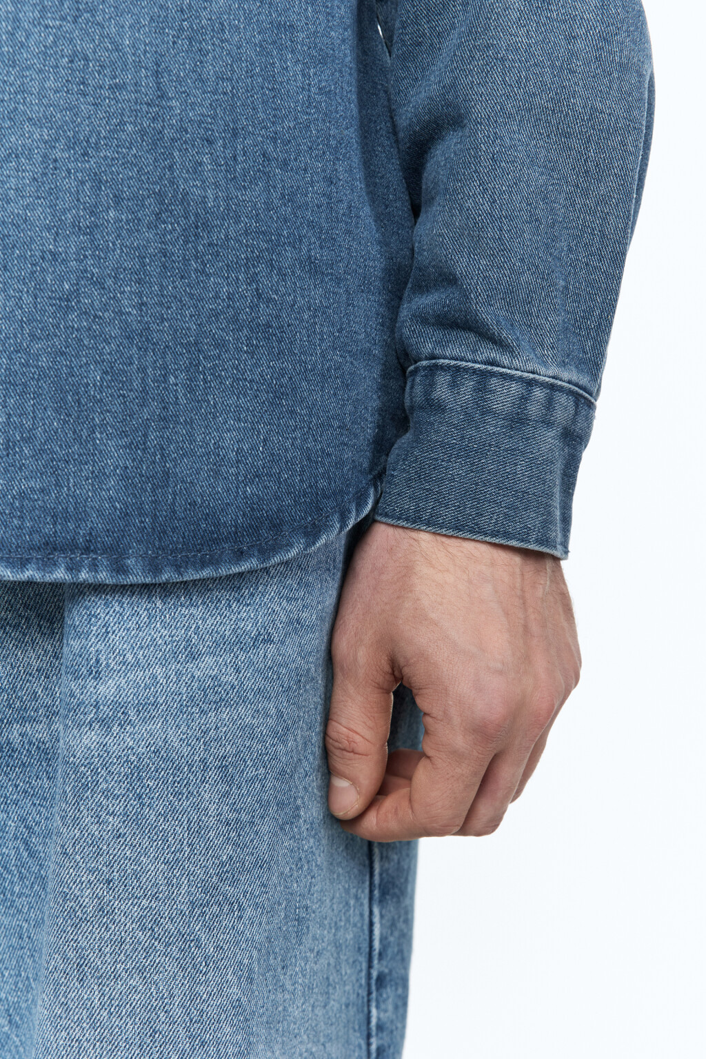 Рубашка джинсовая свободная с нагрудным карманом - цвет голубой - 9