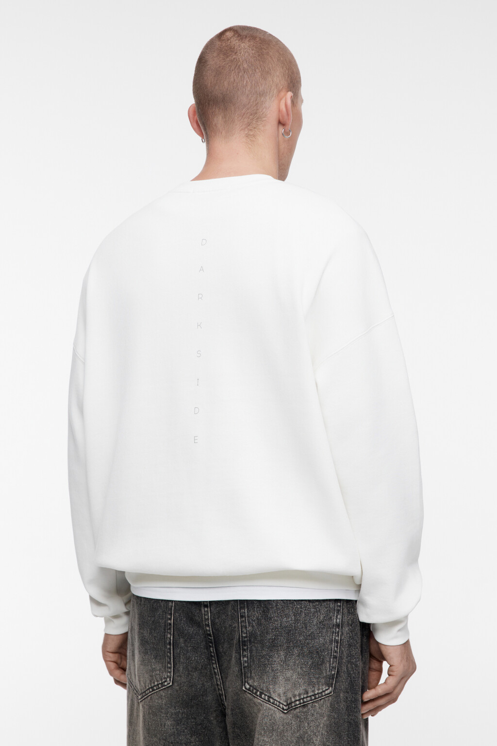 Свитшот oversize утепленный с надписью на спине - цвет белый - 3