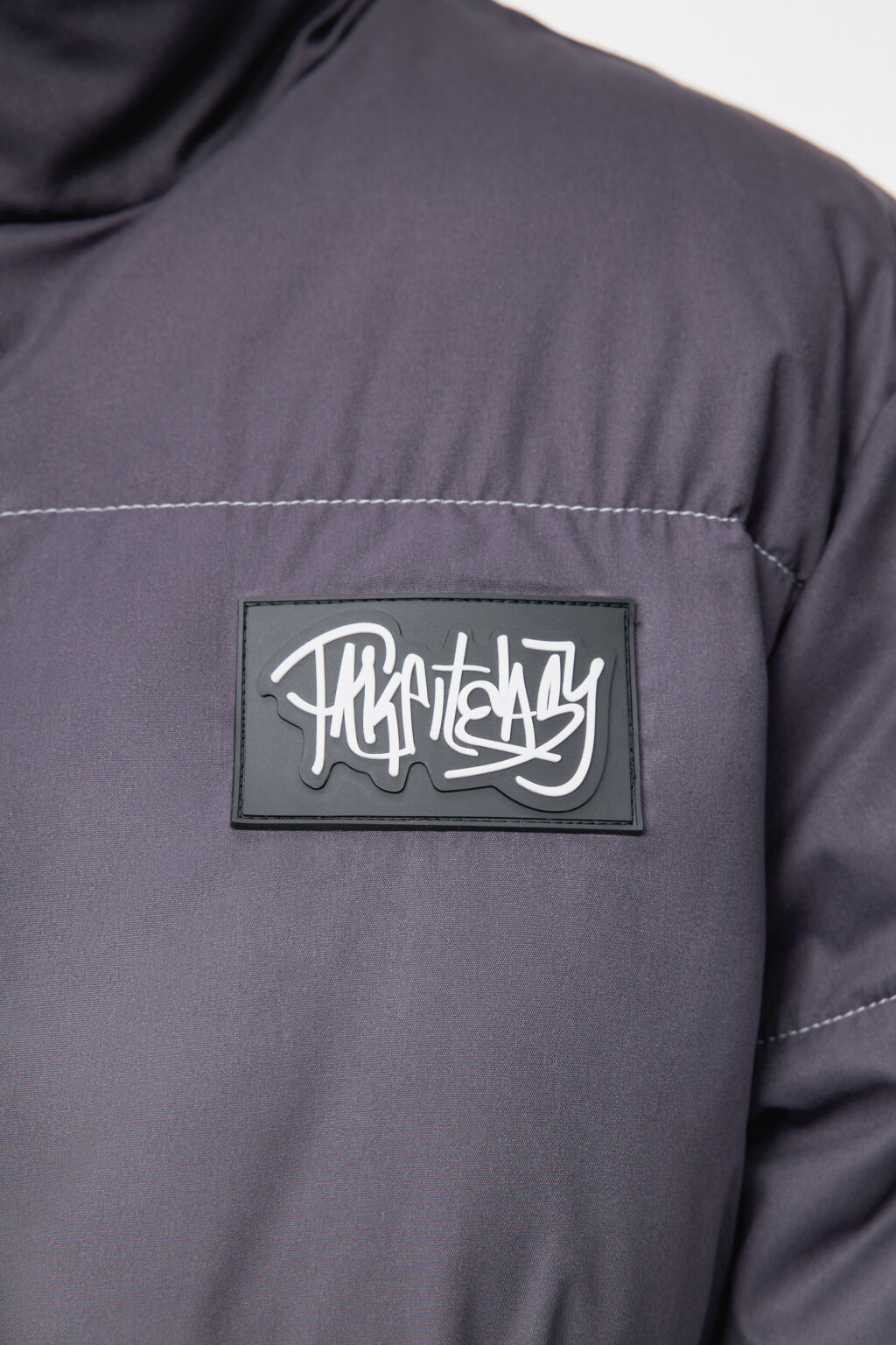 Куртка-пуховик короткая стеганая с градиентом - цвет черный - 6