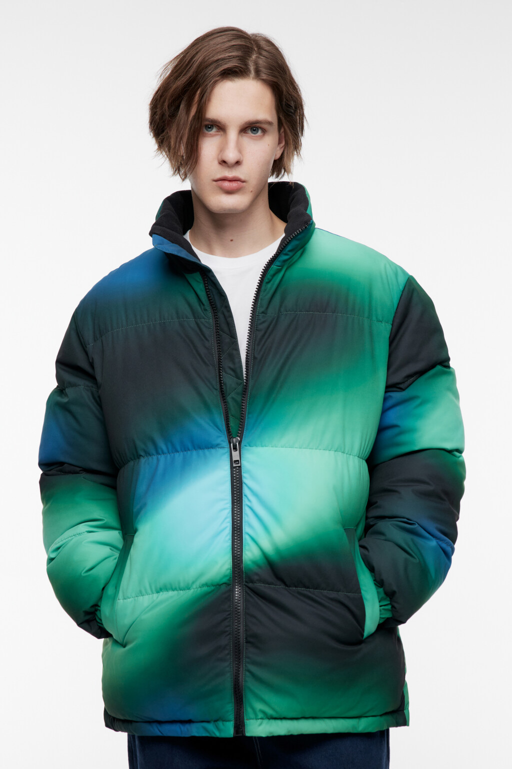 Куртка-пуховик дутая с принтом-абстракцией - цвет зеленый - 3