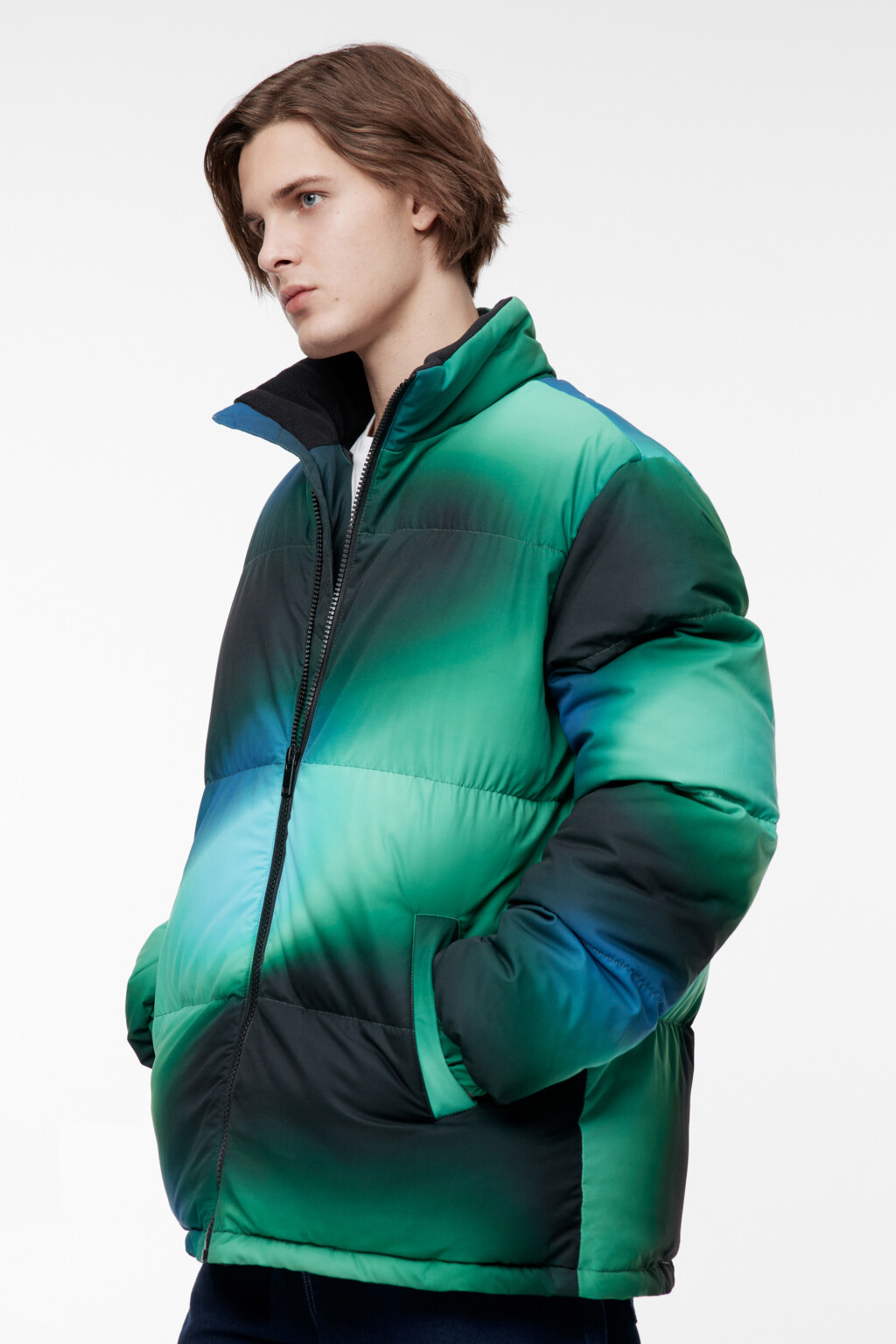 Куртка-пуховик дутая с принтом-абстракцией - цвет зеленый - 4