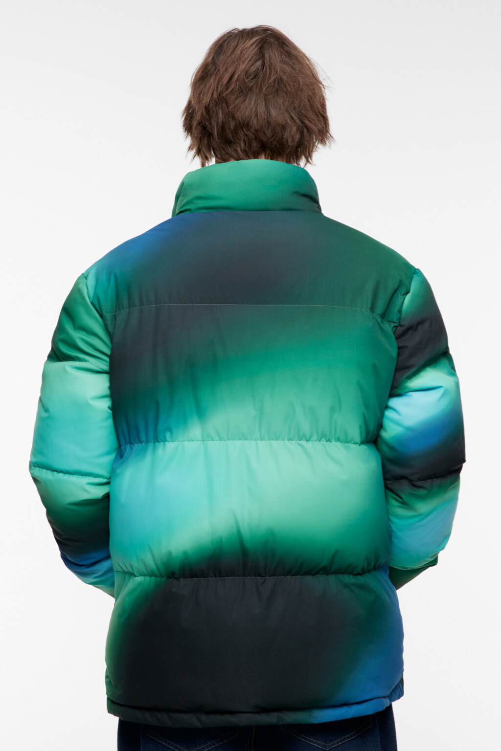 Куртка-пуховик дутая с принтом-абстракцией - цвет зеленый - 5