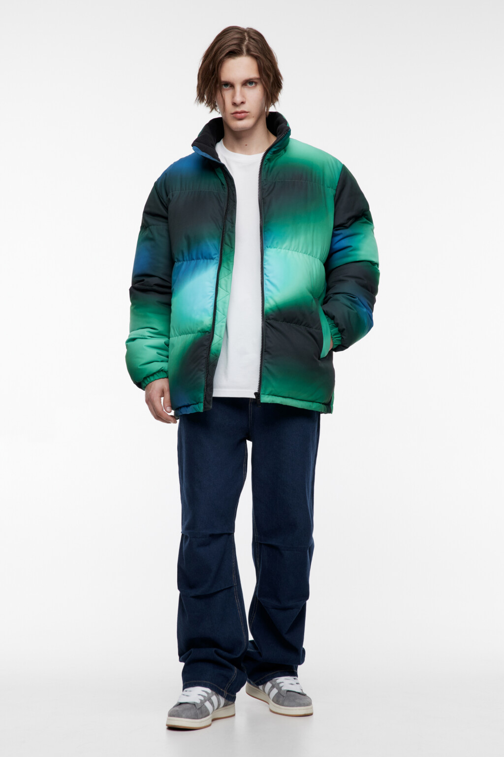 Куртка-пуховик дутая с принтом-абстракцией - цвет зеленый - 1