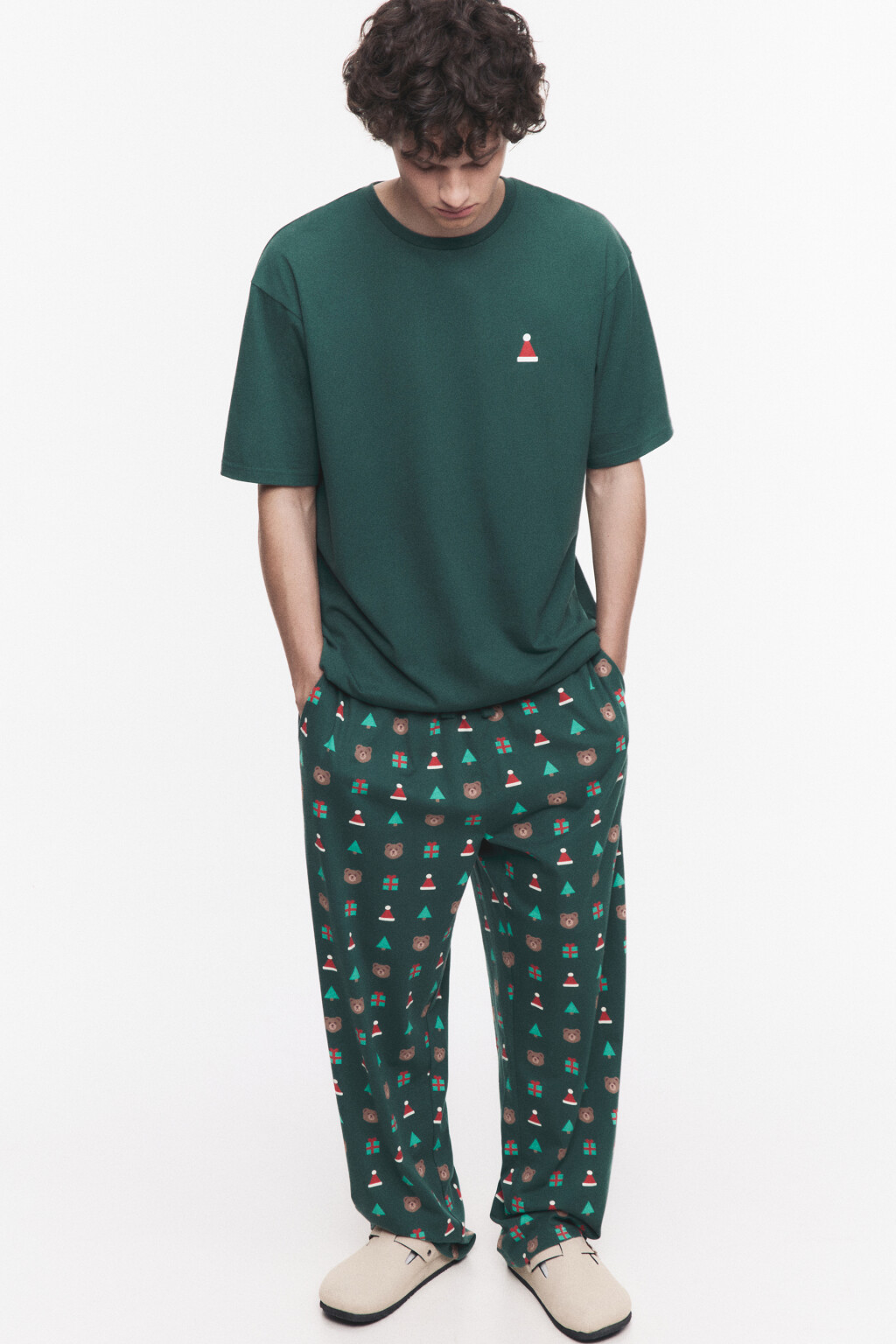 Комплект пижамный хлопковый с новогодним принтом - цвет зеленый - 1
