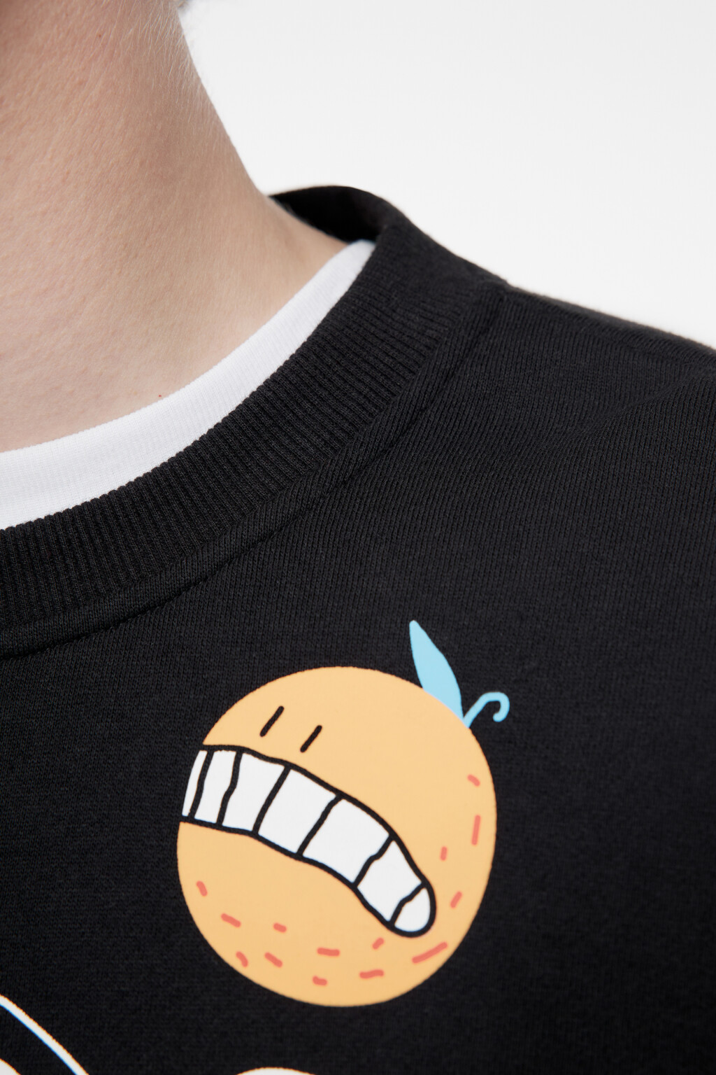 Свитшот oversize с новогодним принтом - цвет черный - 7