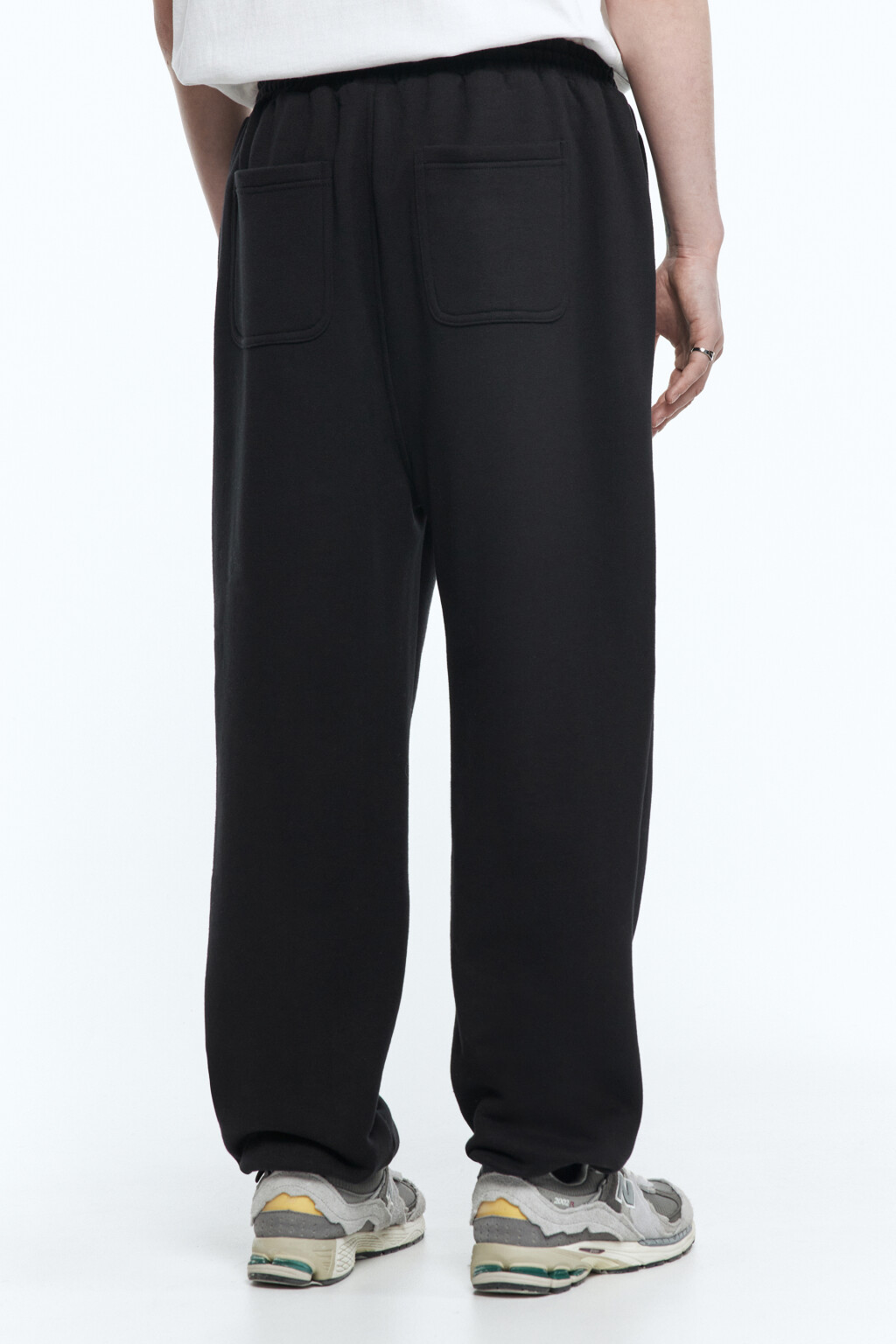 Брюки-джоггеры флисовые с поясом на завязках - цвет черный - 4