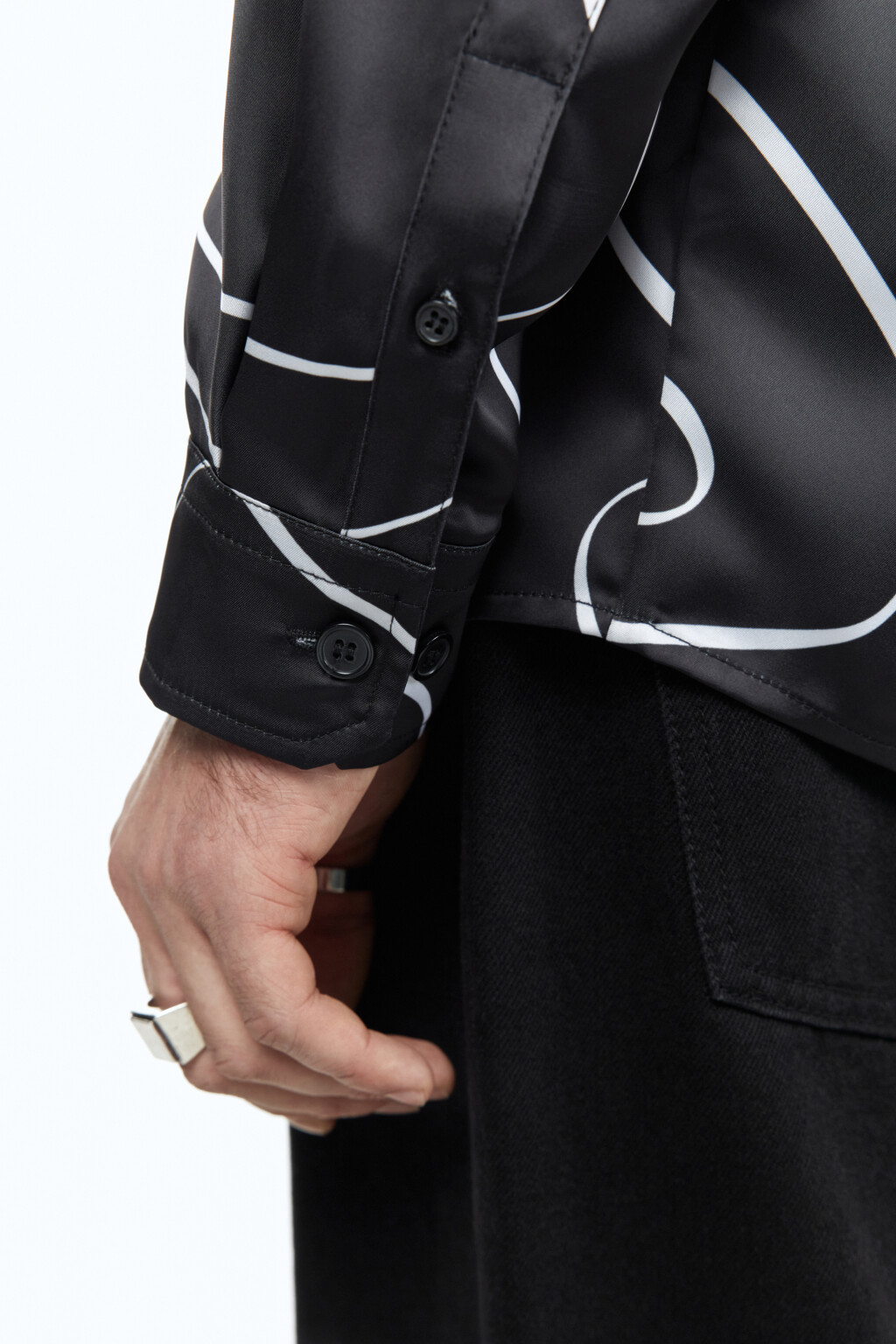 Рубашка атласная с принтом-абстракцией - цвет черный - 8