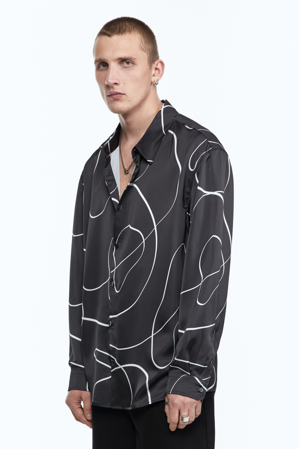 Рубашка атласная с принтом-абстракцией - цвет черный - 6