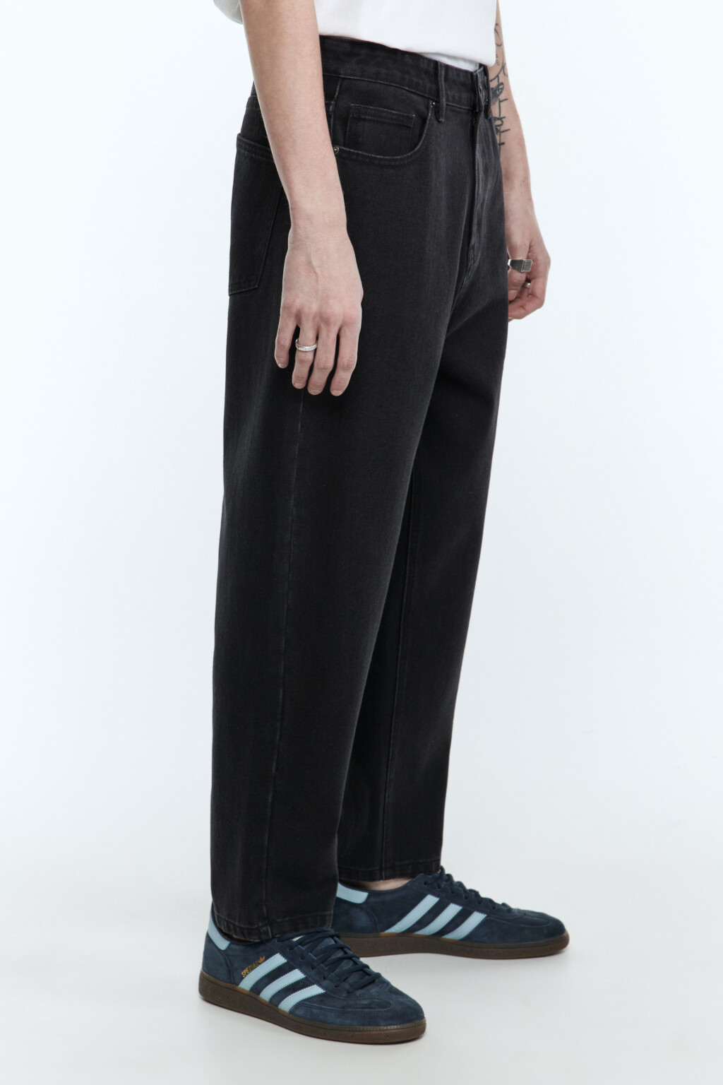 Джинсы-бананы свободные с вареным эффектом - цвет черный - 4