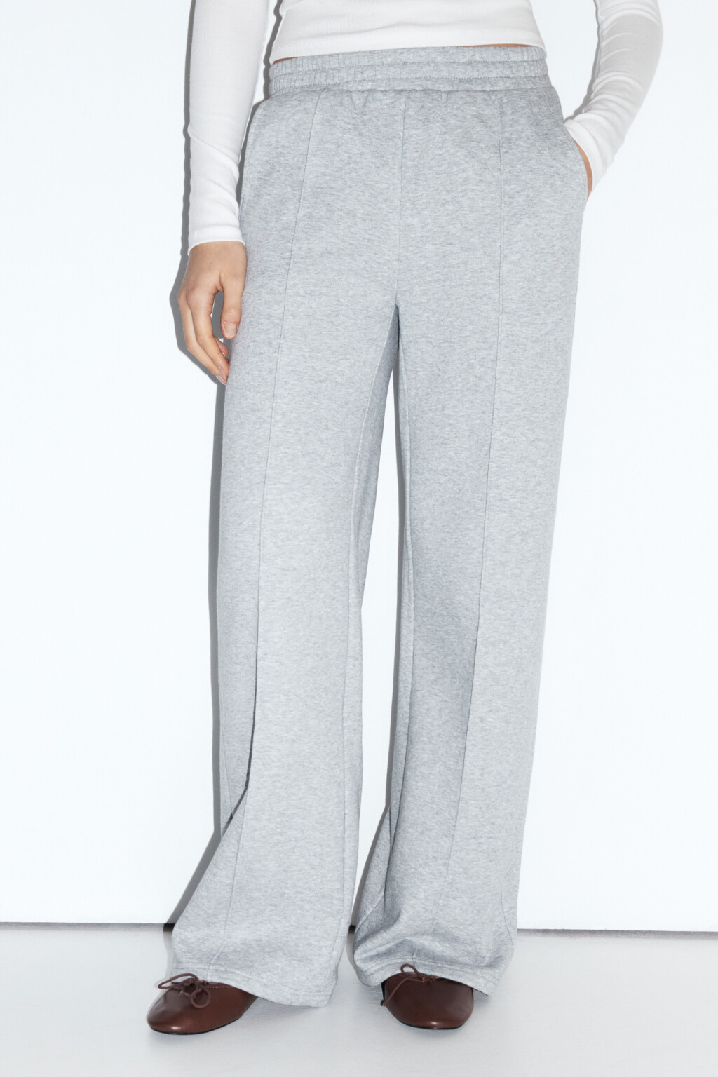 Брюки прямые трикотажные со стрелками - цвет серый - 2
