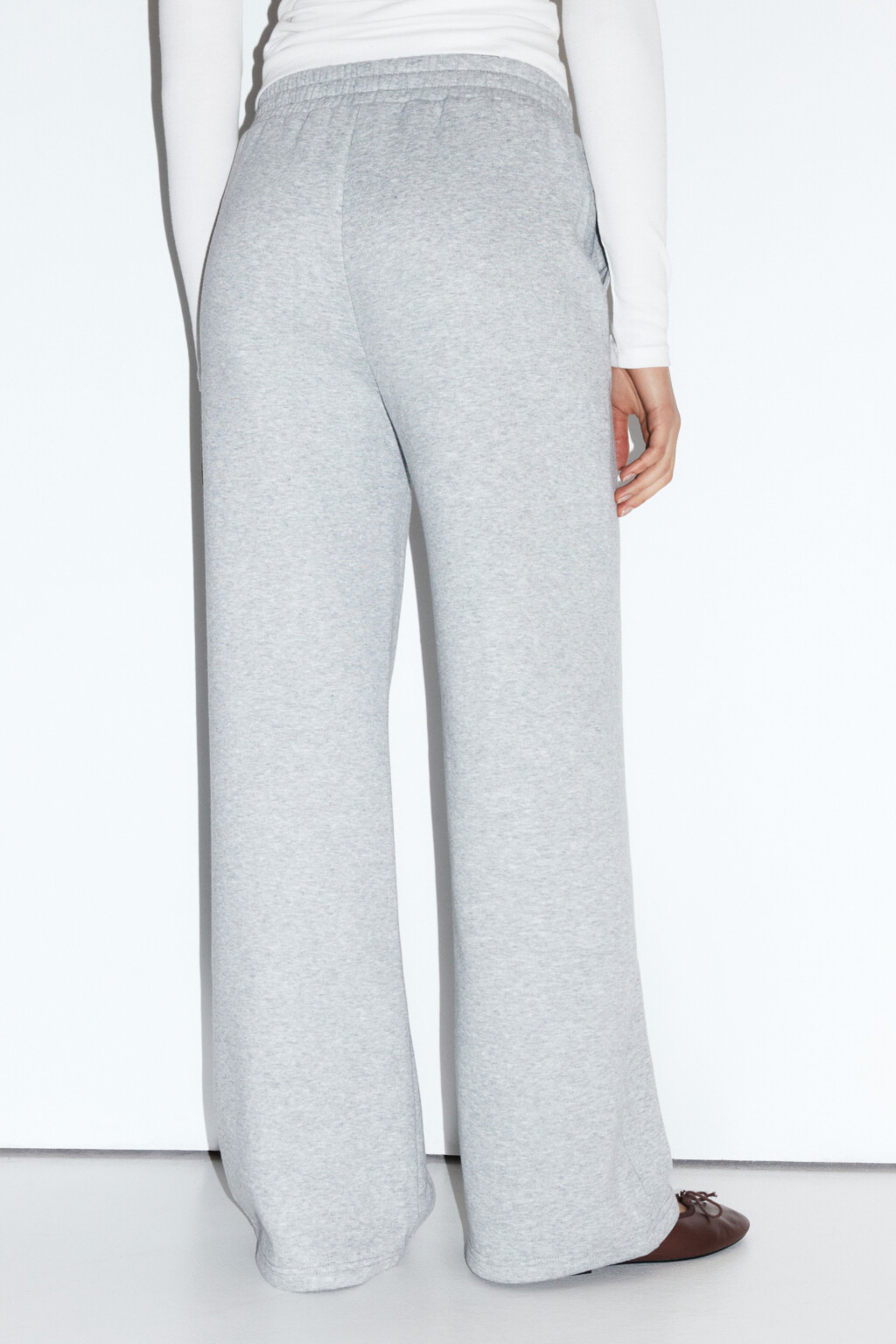 Брюки прямые трикотажные со стрелками - цвет серый - 4