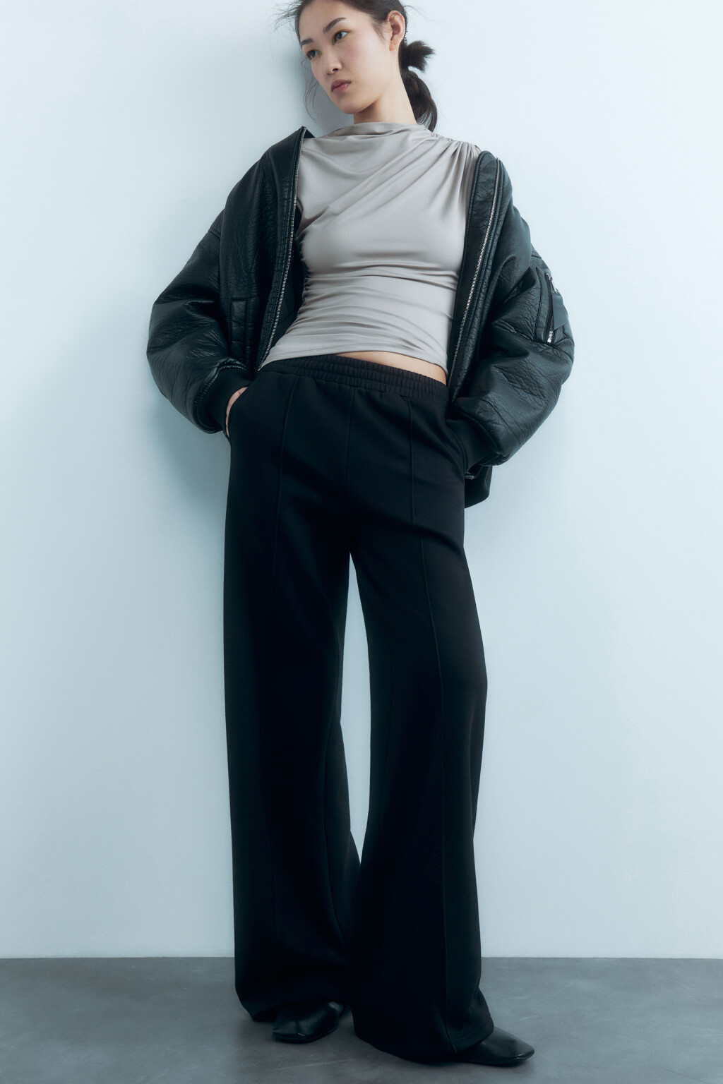 Брюки прямые трикотажные со стрелками - цвет черный - 8