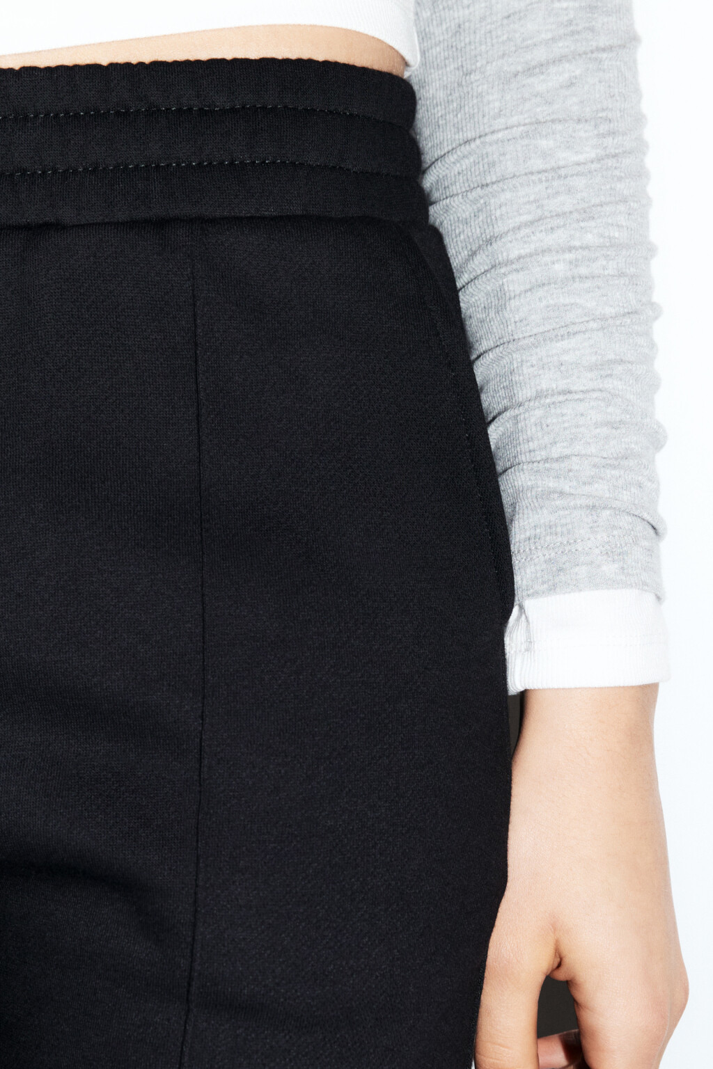 Брюки прямые трикотажные со стрелками - цвет черный - 5