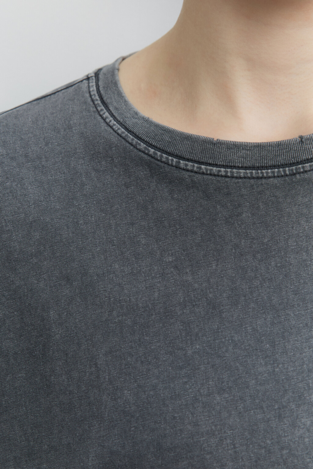 Футболка oversize рваная с вареным эффектом - цвет серый - 5