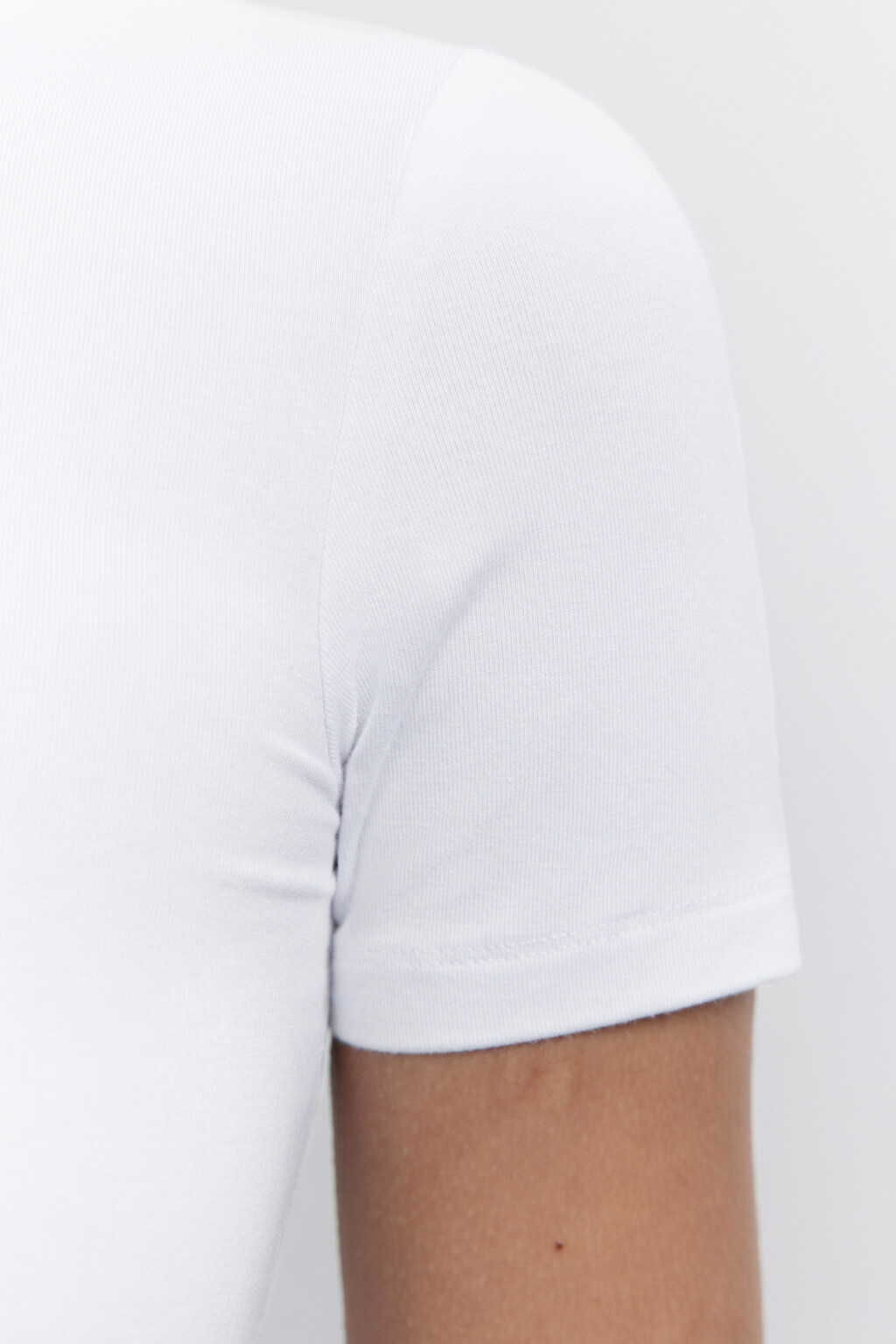 Футболка облегающая из лиоцелла - цвет белый - 6