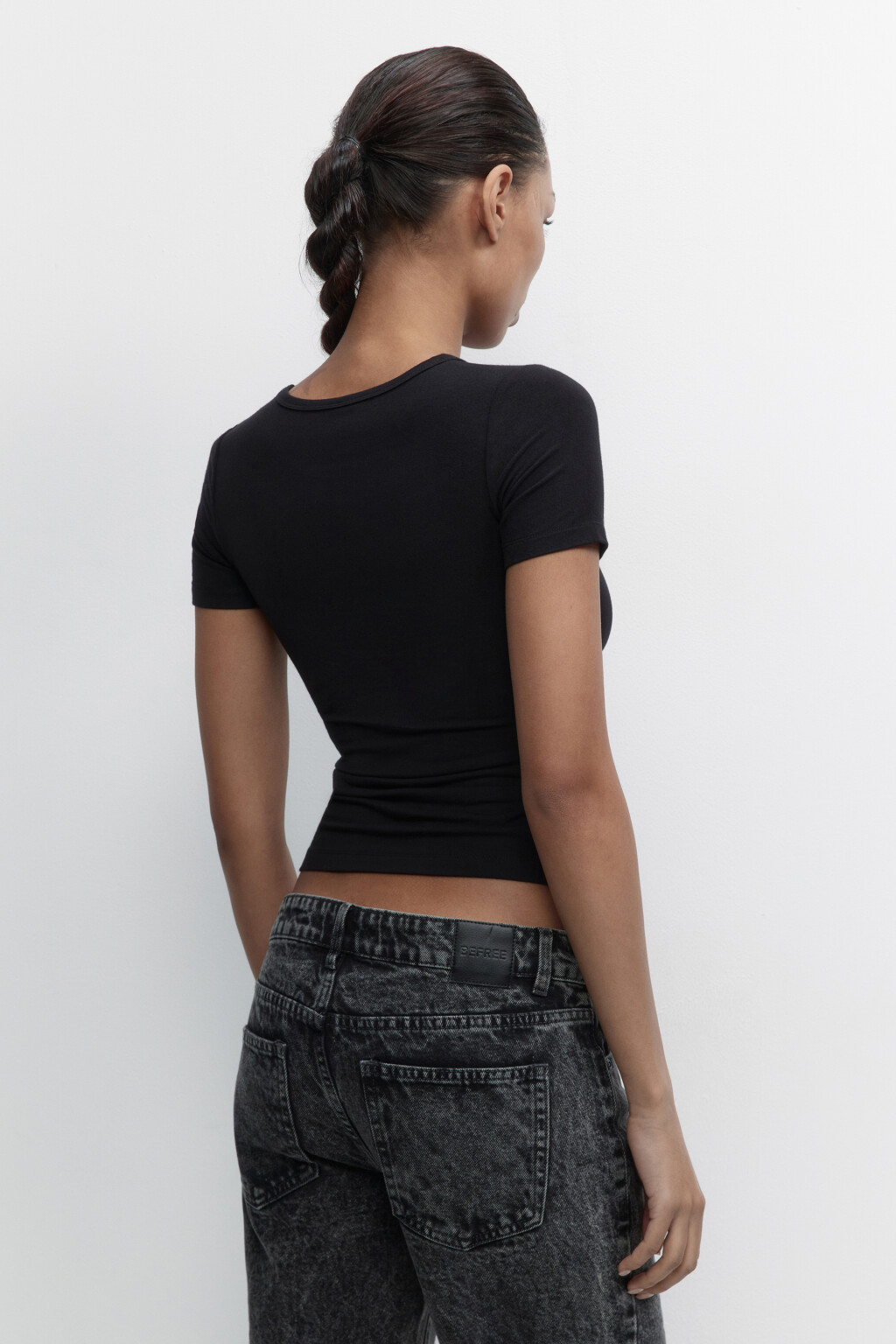 Футболка облегающая из лиоцелла - цвет черный - 4