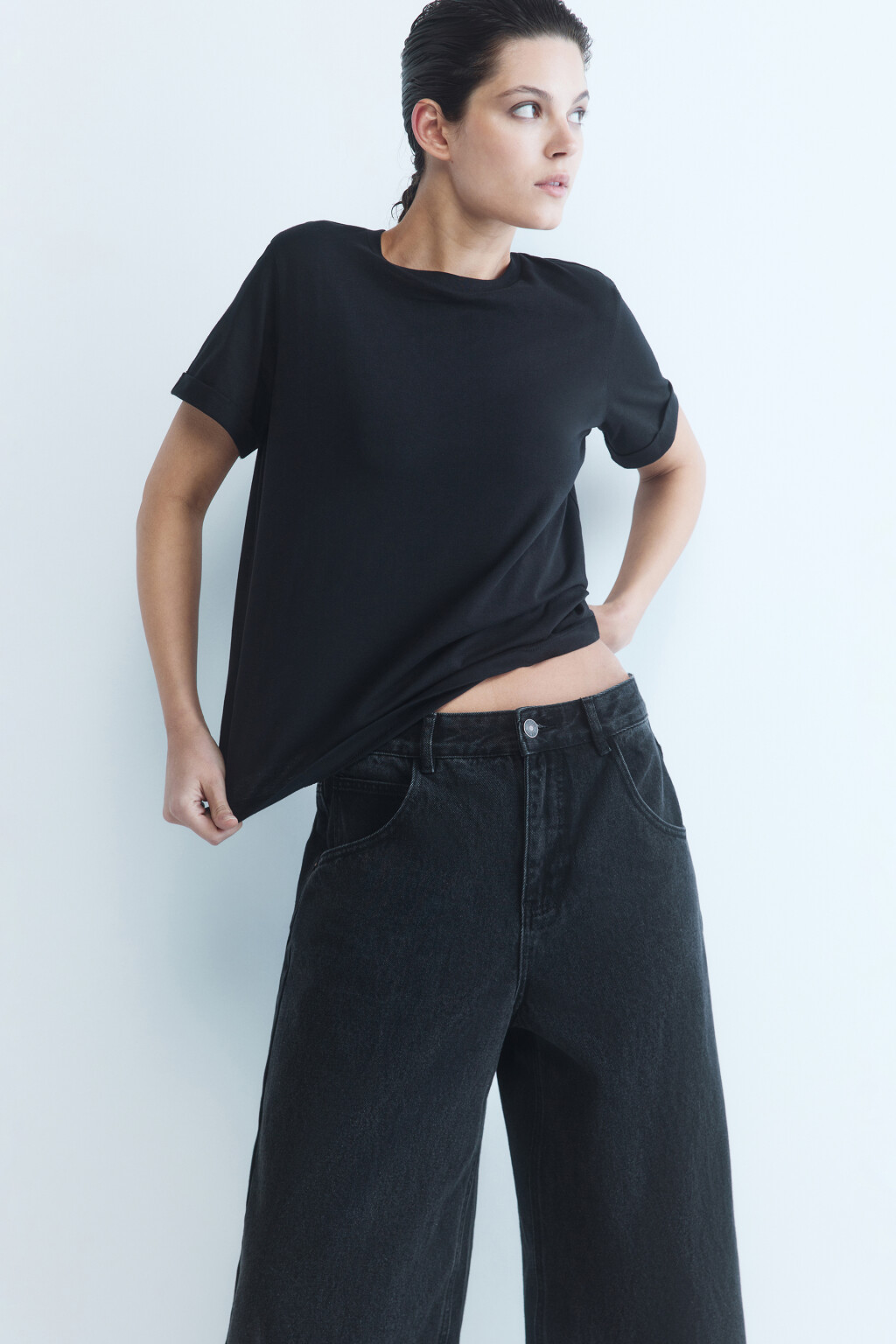 Футболка хлопковая с подвернутыми рукавами - цвет черный - 1