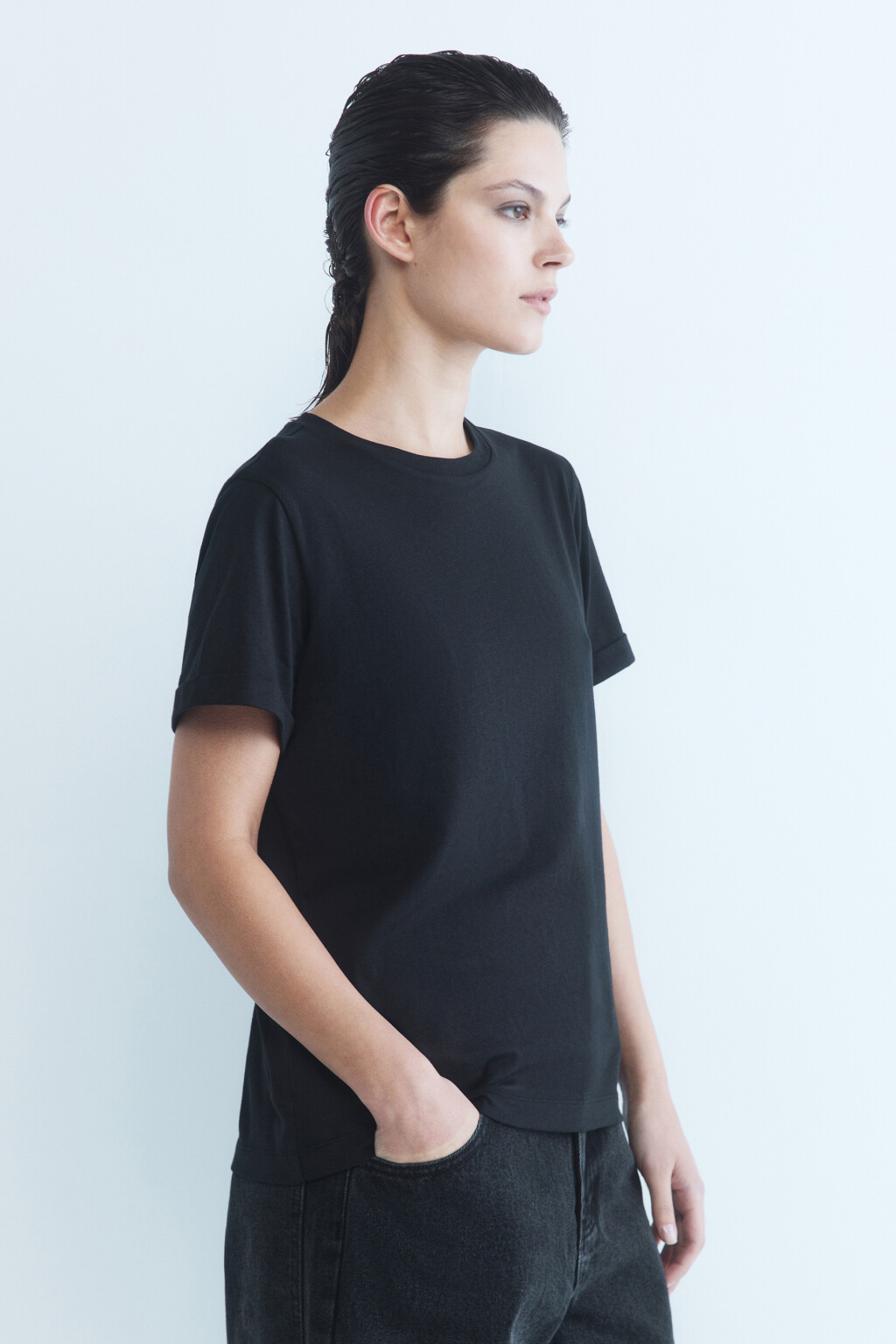 Футболка хлопковая с подвернутыми рукавами - цвет черный - 3