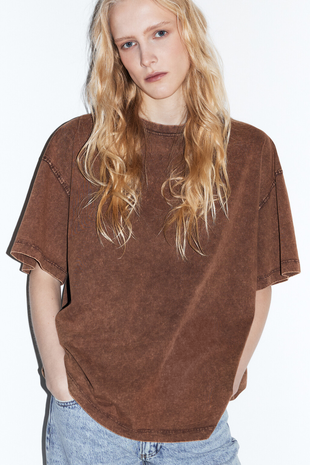 Футболка oversize с вареным эффектом - цвет коричневый - 1