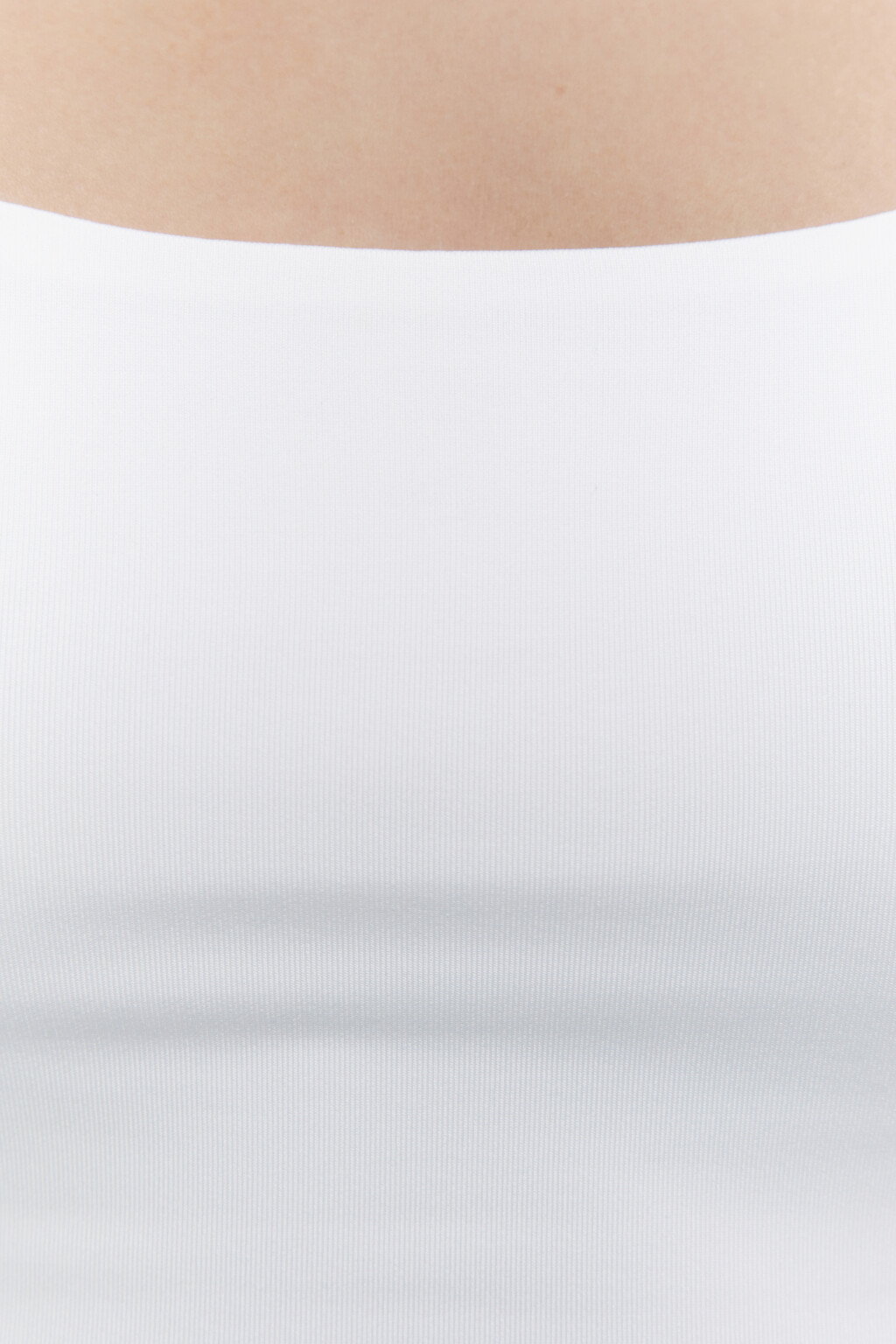 Топ-майка гладкий на широких бретелях - цвет белый - 6