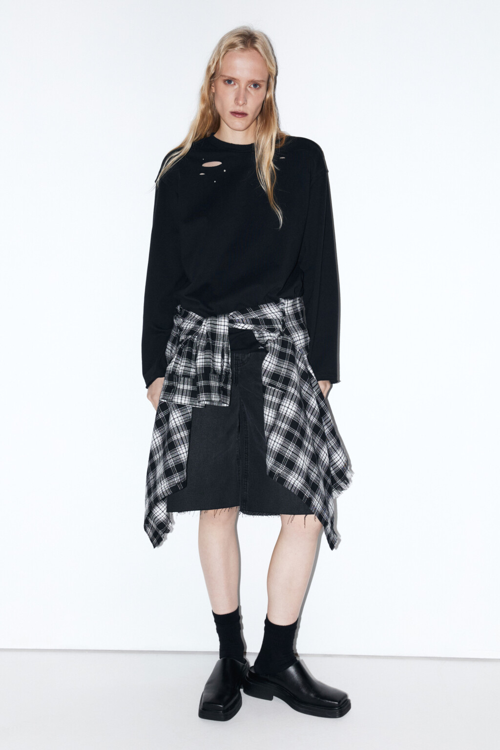 Лонгслив oversize с состаренным эффектом - цвет черный - 1