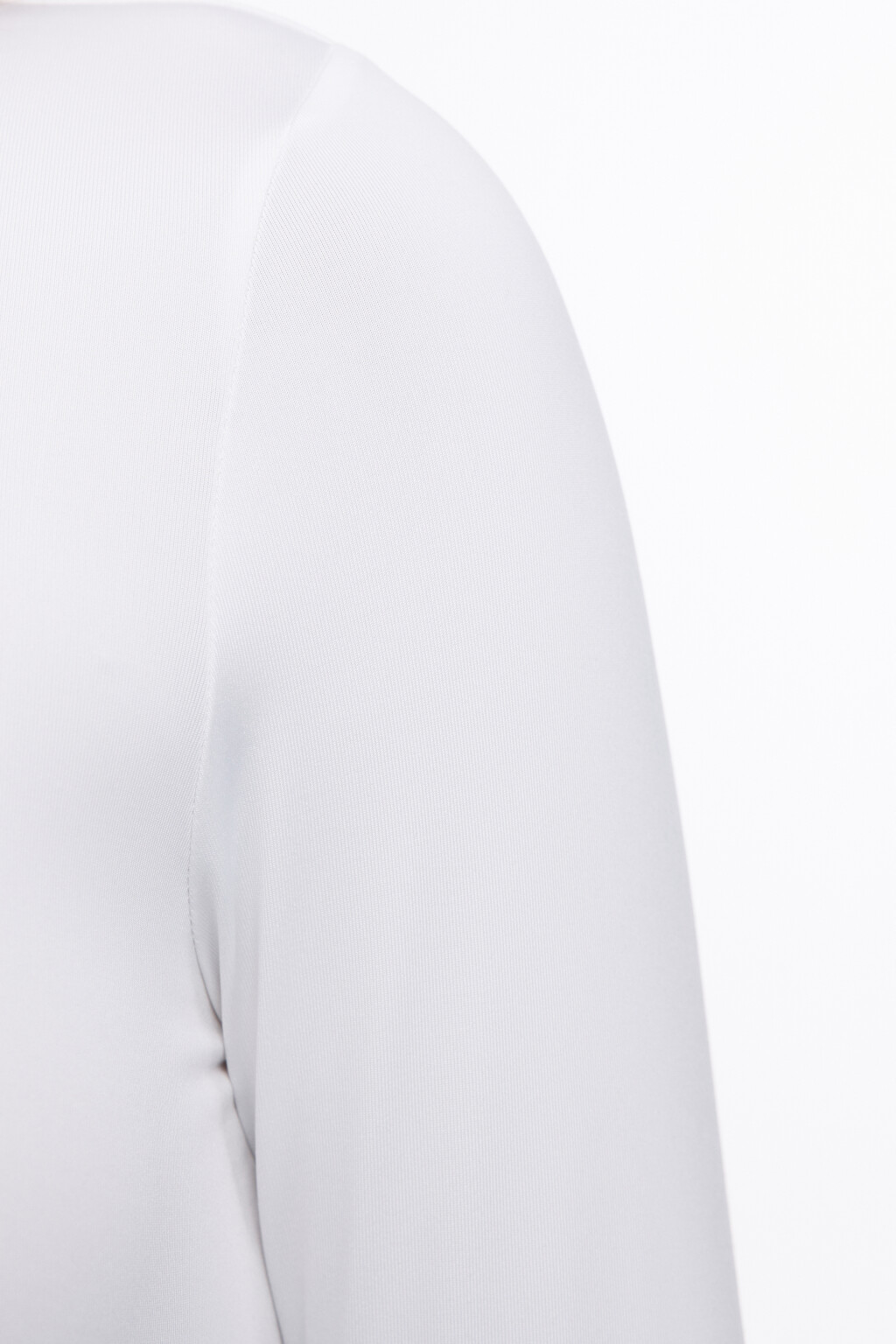 Водолазка укороченная с прорезями для пальца - цвет белый - 7