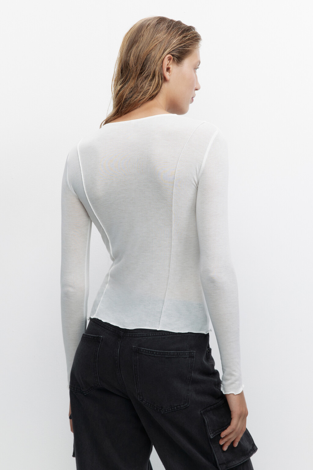 Лонгслив тонкий с декоративными швами - цвет белый - 4