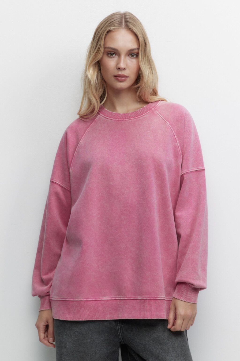 Свитшот oversize с вареным эффектом и начесом - цвет розовый - 2