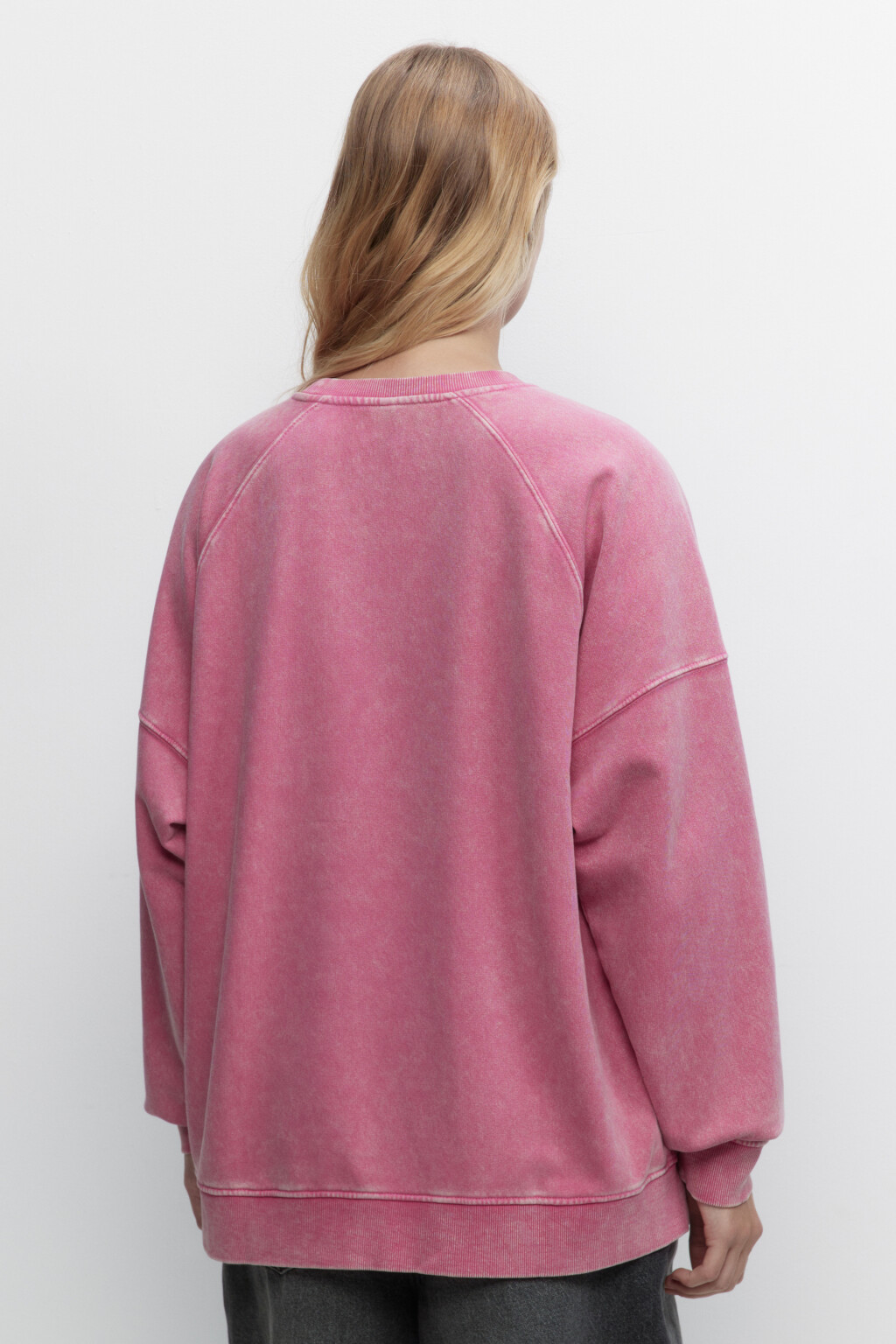 Свитшот oversize с вареным эффектом и начесом - цвет розовый - 4