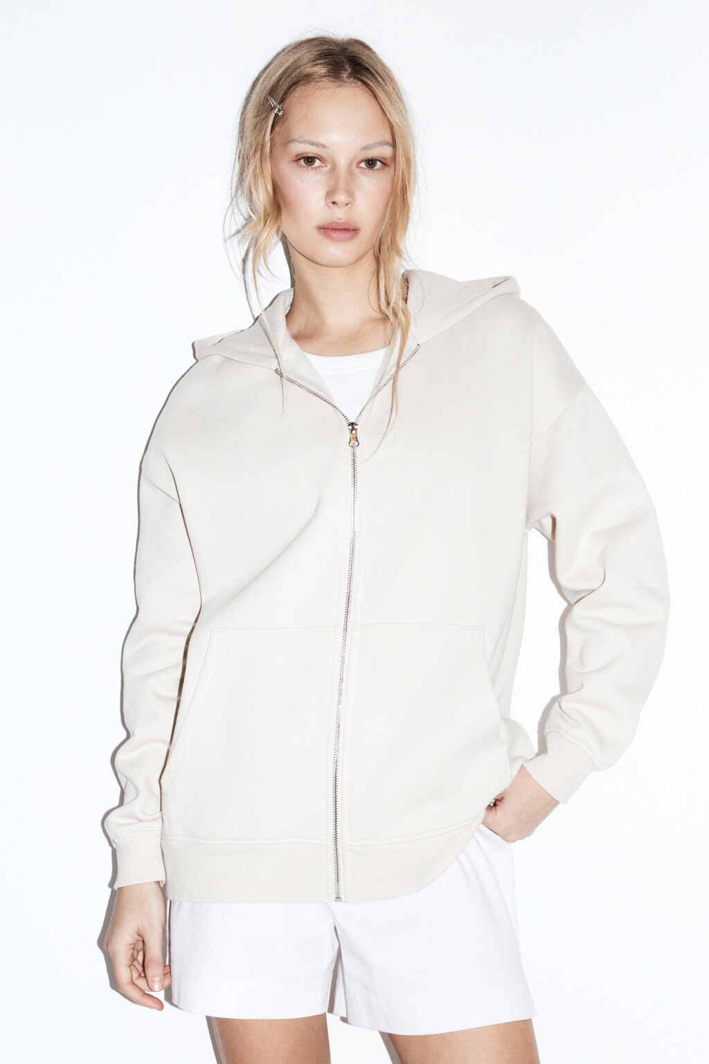 Худи-зипка на молнии утепленная с капюшоном - цвет бежевый - 2