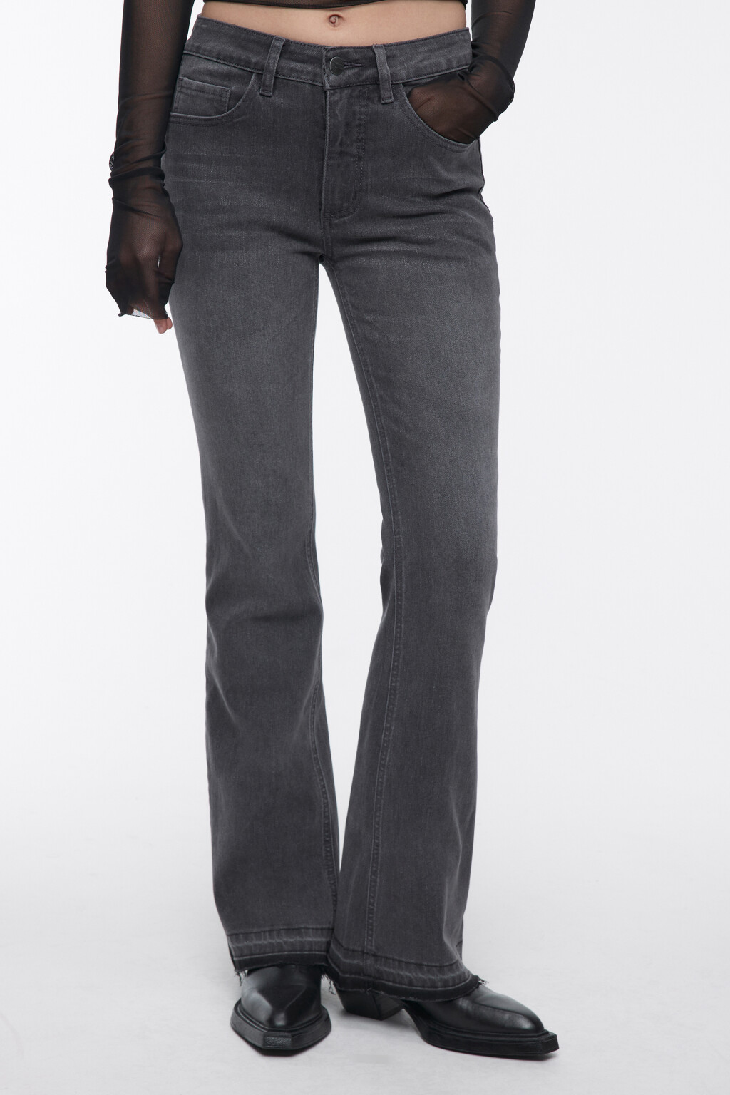 Джинсы клеш с открытыми срезами - цвет серый - 3