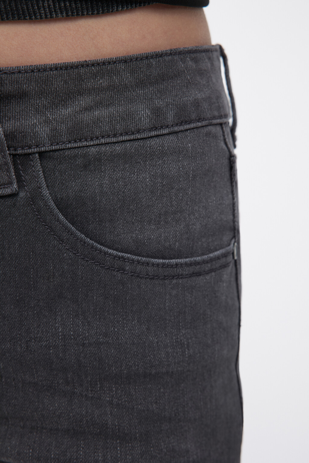 Джинсы клеш с открытыми срезами - цвет серый - 8