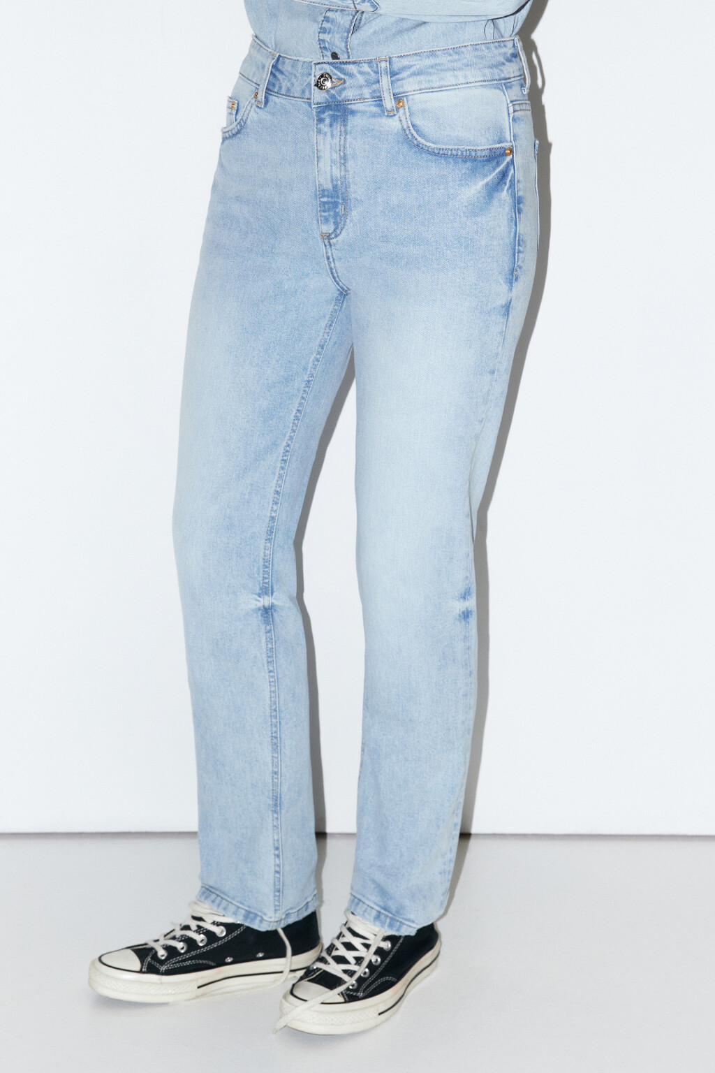 Джинсы зауженные со средней посадкой - цвет голубой - 3